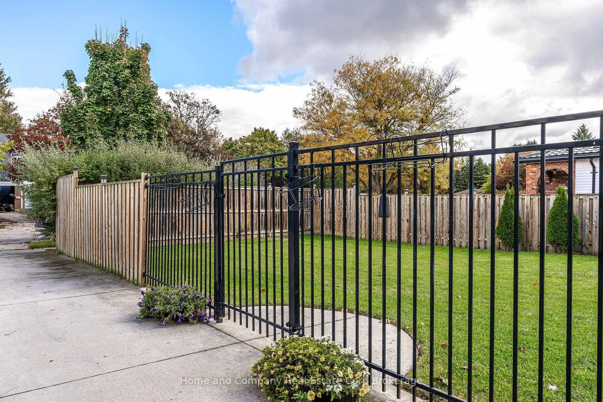 Photo 38 of 143 Greenwood Drive, Stratford — HOMEH