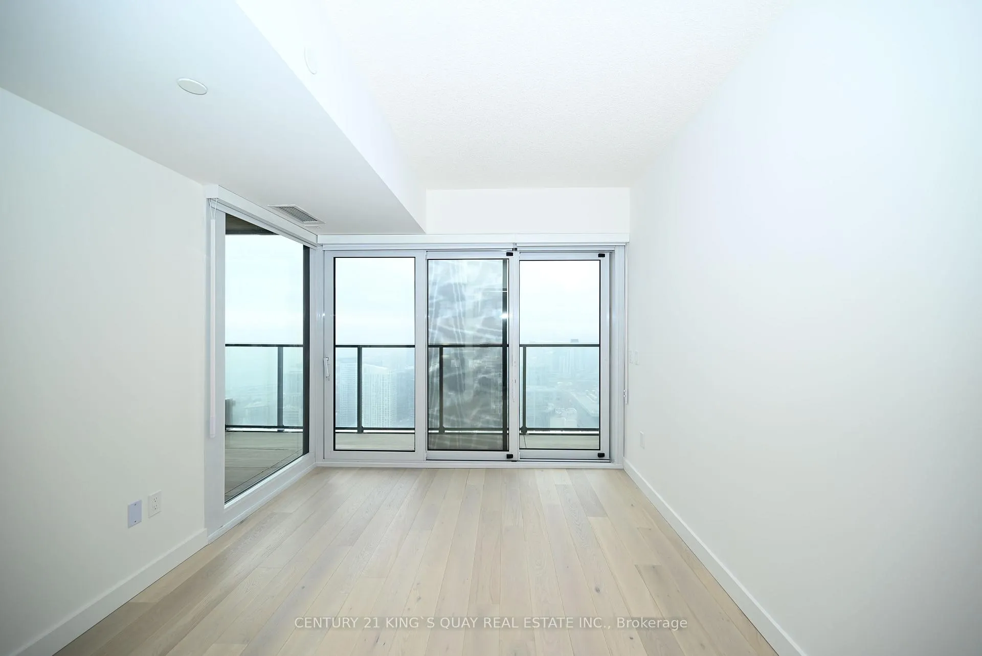Photo 17 of Unit 6201, 3 Concord Cityplace Way, Toronto, Waterfront Communities — HOMEH