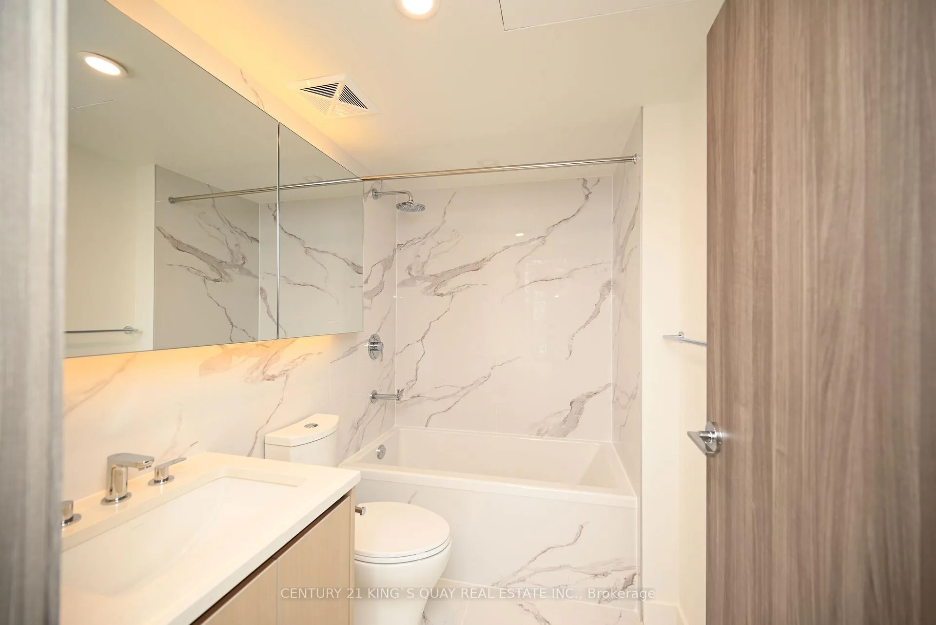 Photo 21 of Unit 6201, 3 Concord Cityplace Way, Toronto, Waterfront Communities — HOMEH