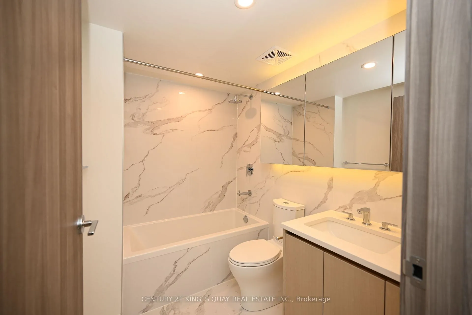 Photo 23 of Unit 6201, 3 Concord Cityplace Way, Toronto, Waterfront Communities — HOMEH