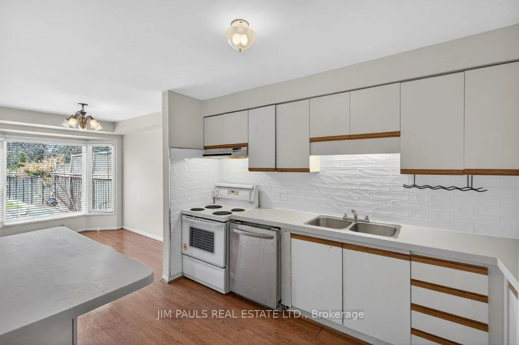 Photo 11 of 86 Rita Avenue, Hamilton, Templemead — HOMEH