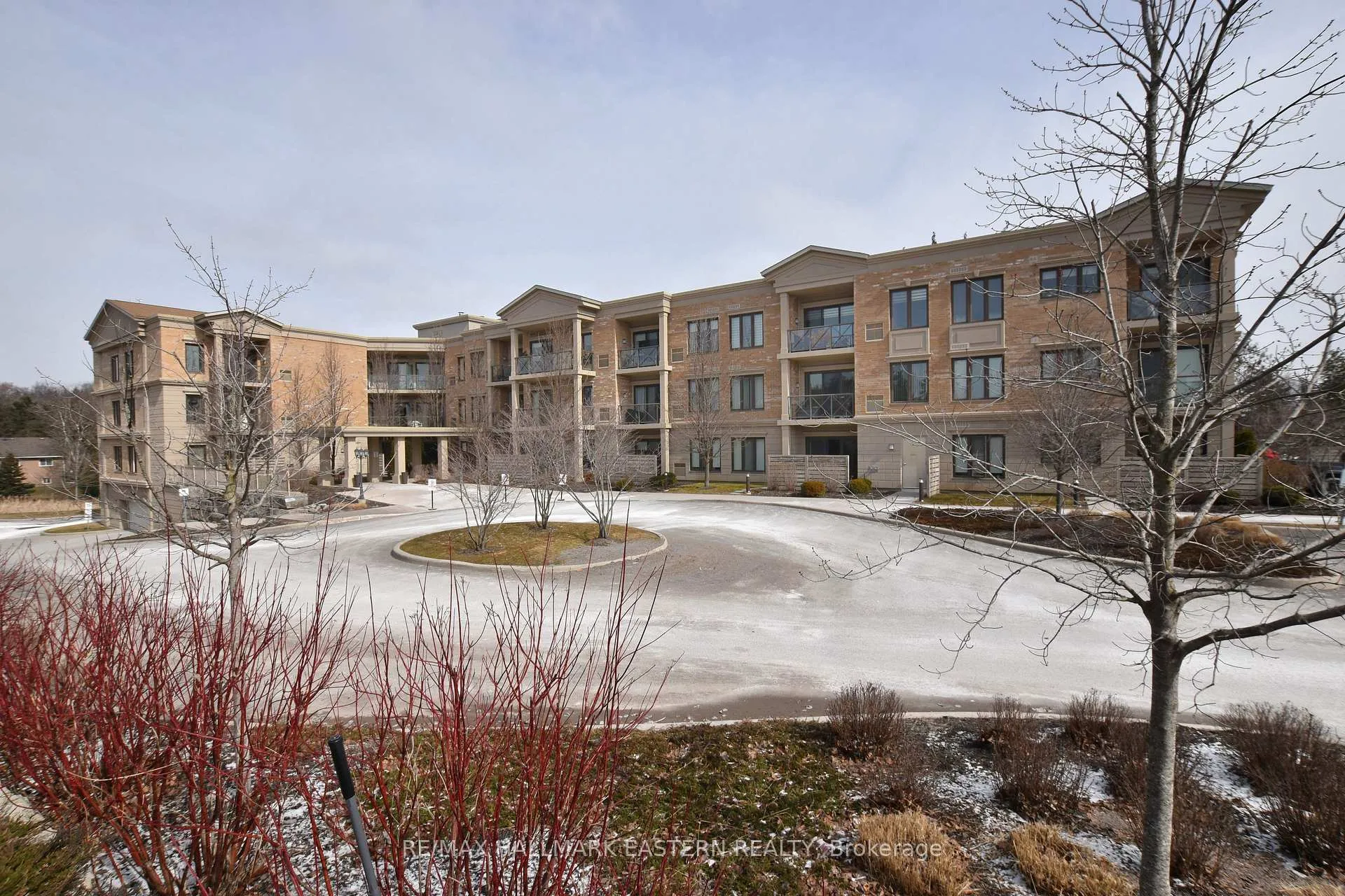Front of Unit PH10, 869 Clonsilla Avenue