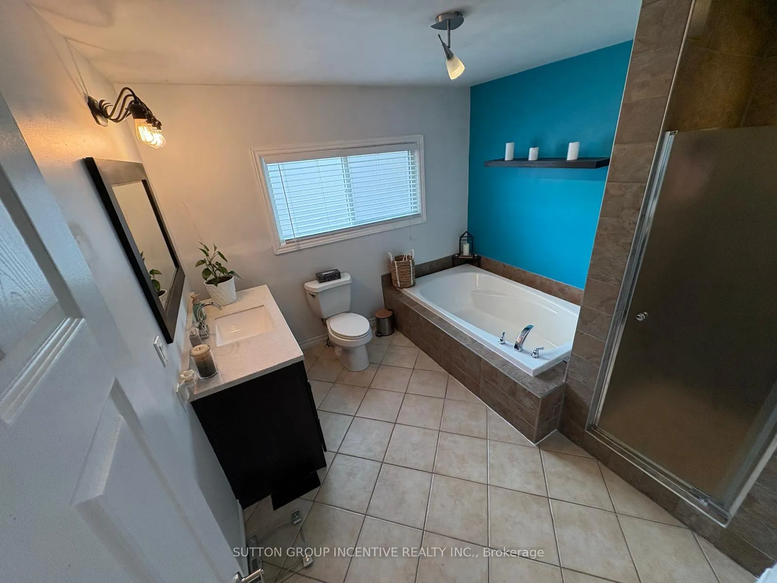Photo 13 of 1672 St Johns Road, Innisfil, Alcona — HOMEH