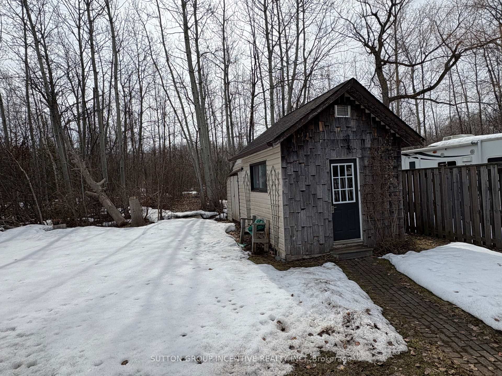 Photo 3 of 1672 St Johns Road, Innisfil, Alcona — HOMEH