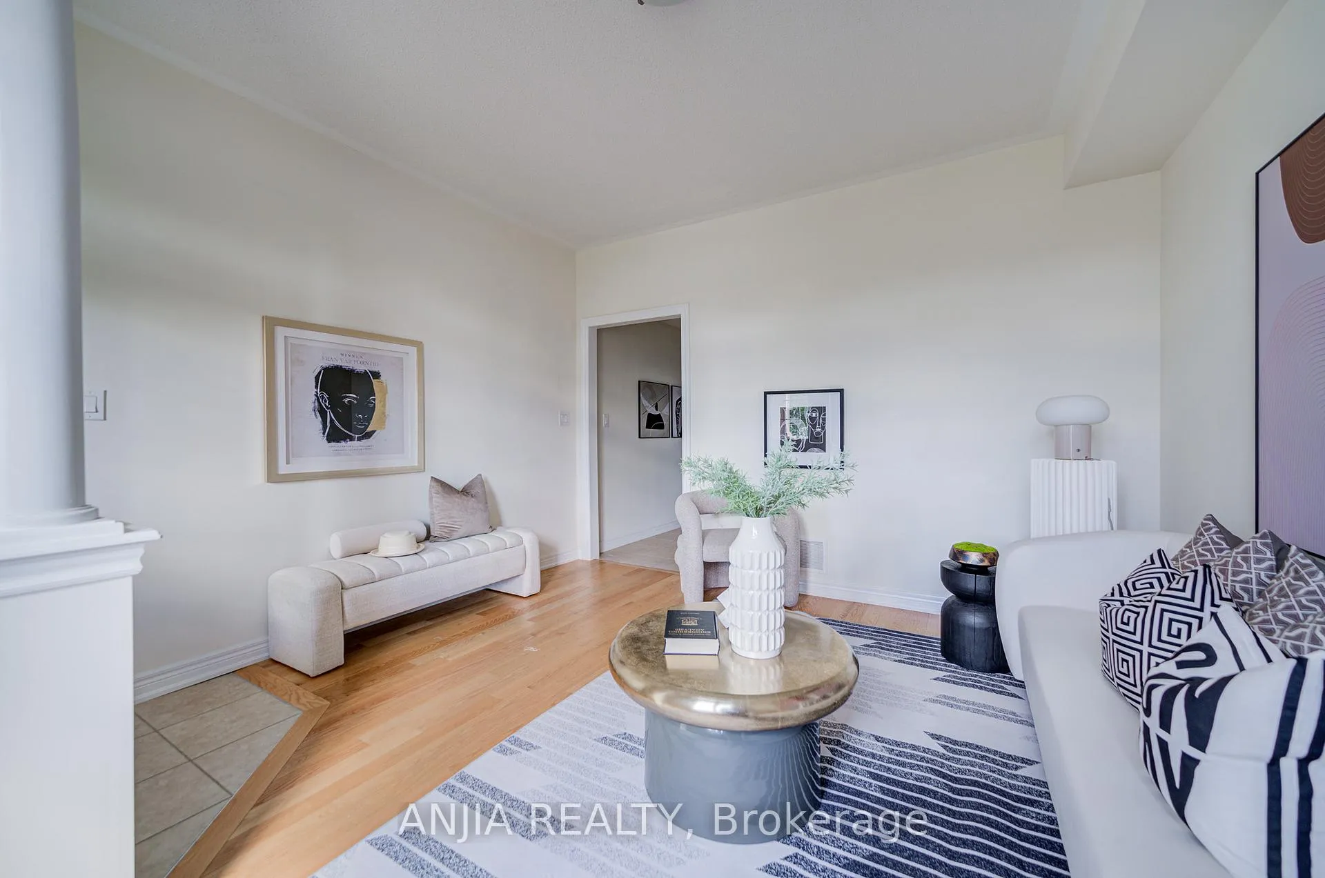 Photo 10 of 9349 Kennedy Road, Markham, Berczy — HOMEH