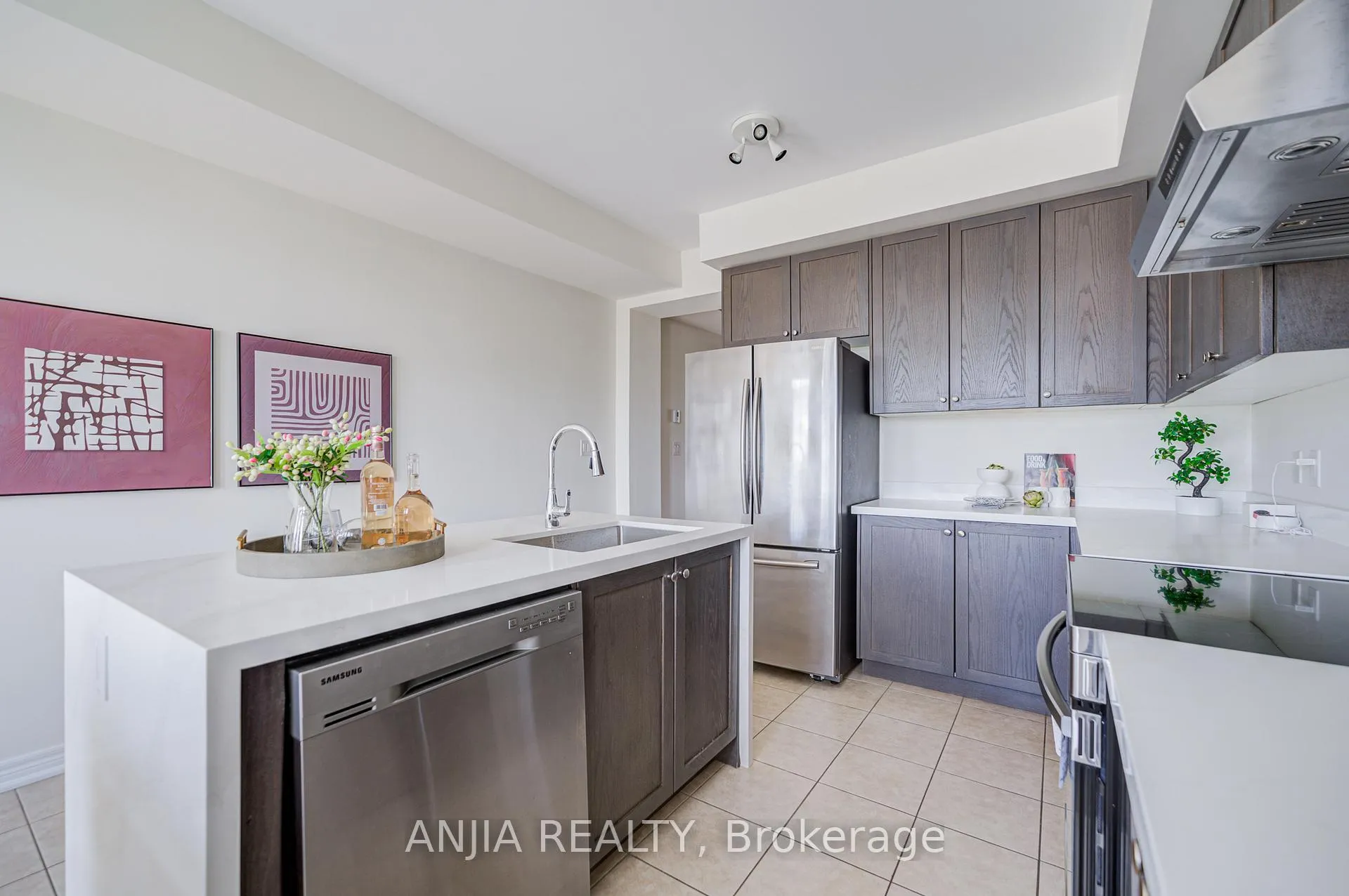 Photo 19 of 9349 Kennedy Road, Markham, Berczy — HOMEH