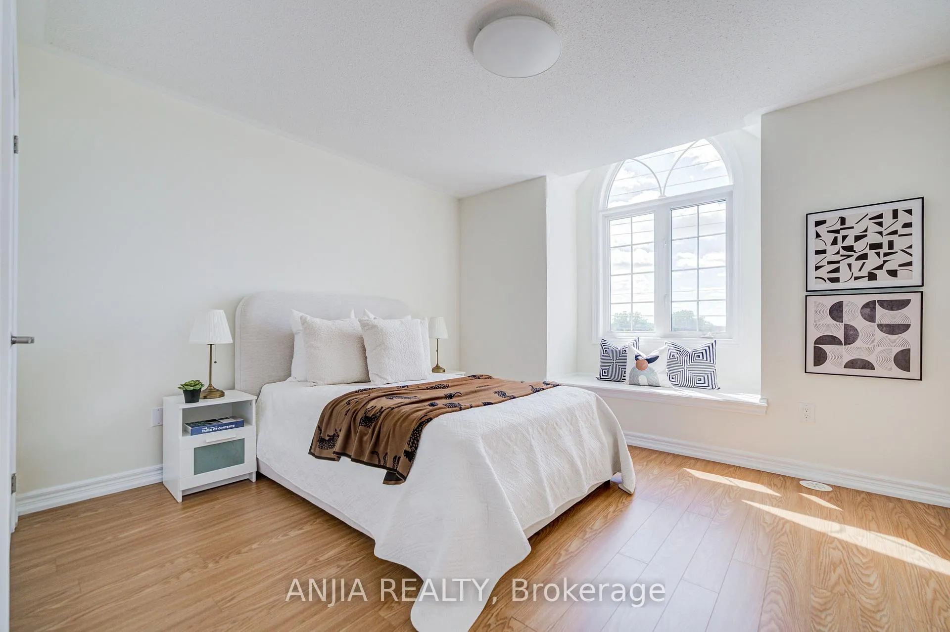 Photo 36 of 9349 Kennedy Road, Markham, Berczy — HOMEH