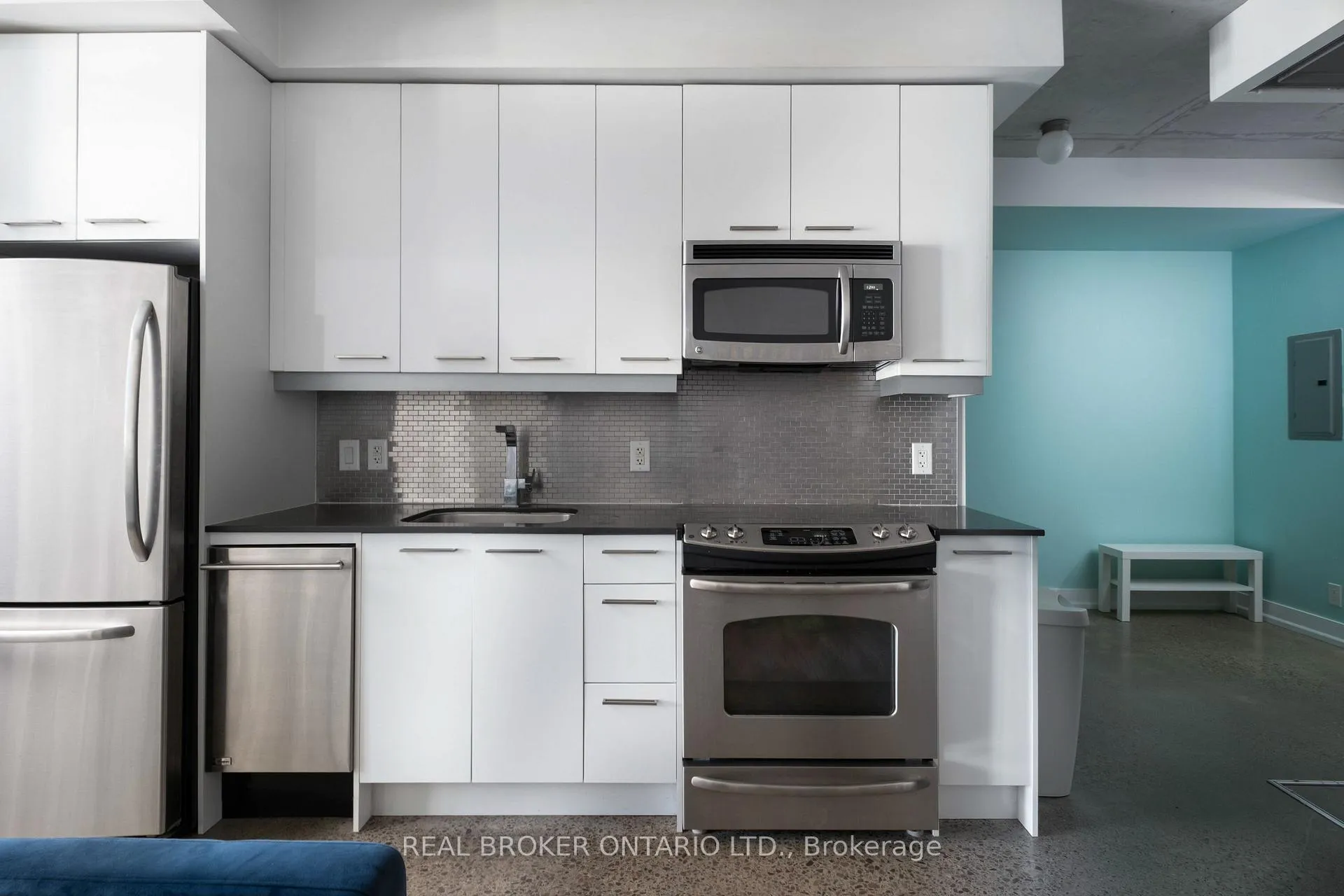 Photo 9 of Unit 203, 2 Gladstone Avenue, Toronto, Little Portugal — HOMEH