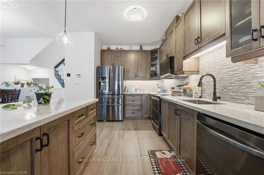 Photo 6 of Unit 31, 30 Times Square Boulevard, Hamilton, Stoney Creek Mountain — HOMEH