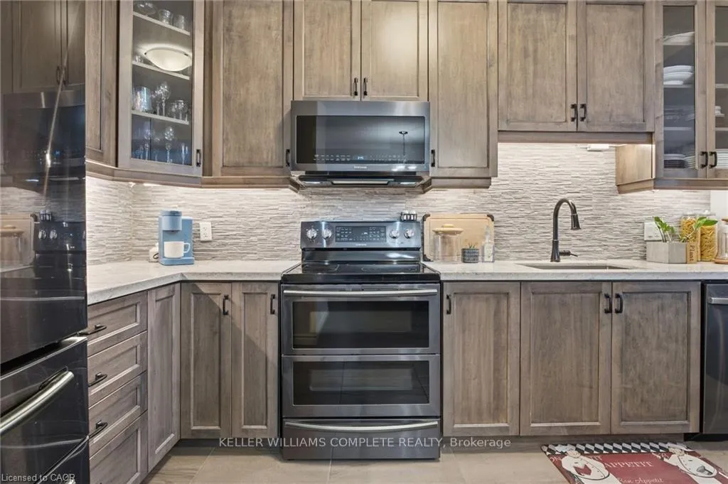 Photo 8 of Unit 31, 30 Times Square Boulevard, Hamilton, Stoney Creek Mountain — HOMEH