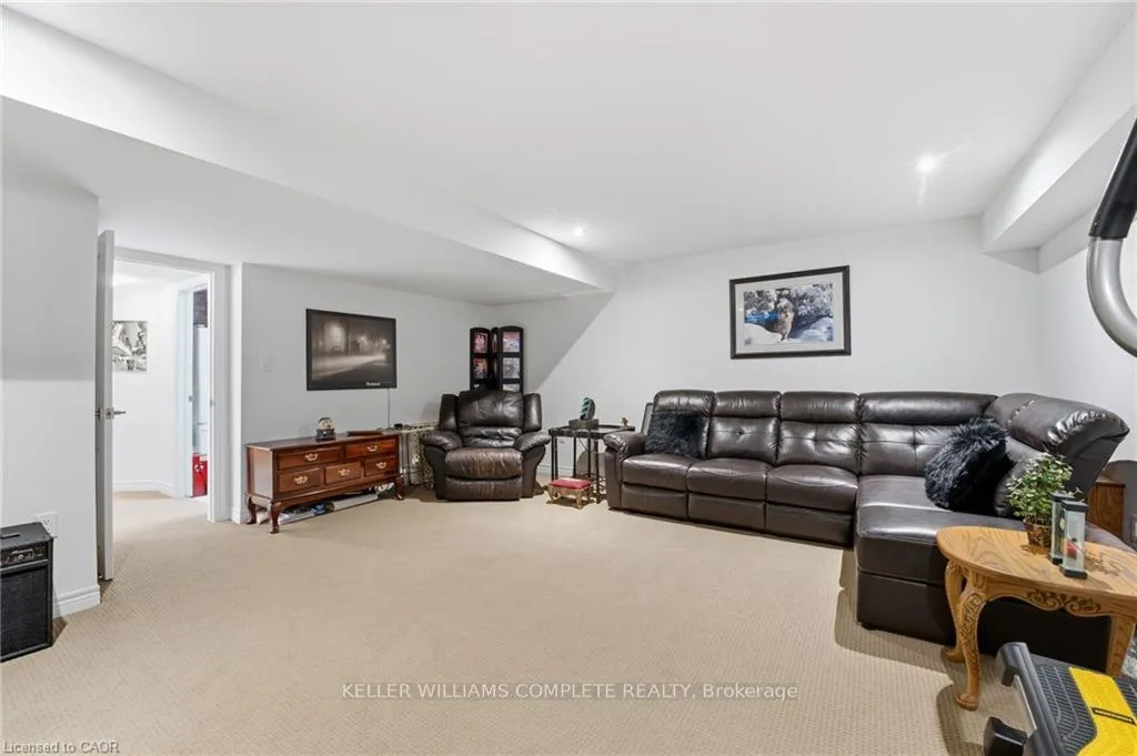 Photo 21 of Unit 31, 30 Times Square Boulevard, Hamilton, Stoney Creek Mountain — HOMEH
