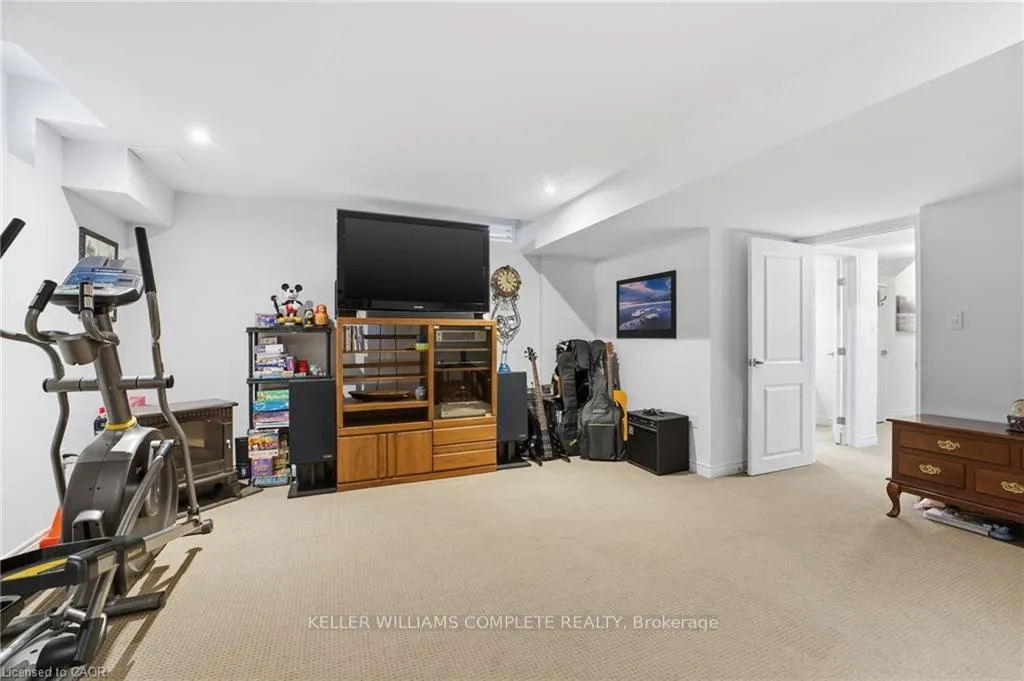 Photo 22 of Unit 31, 30 Times Square Boulevard, Hamilton, Stoney Creek Mountain — HOMEH