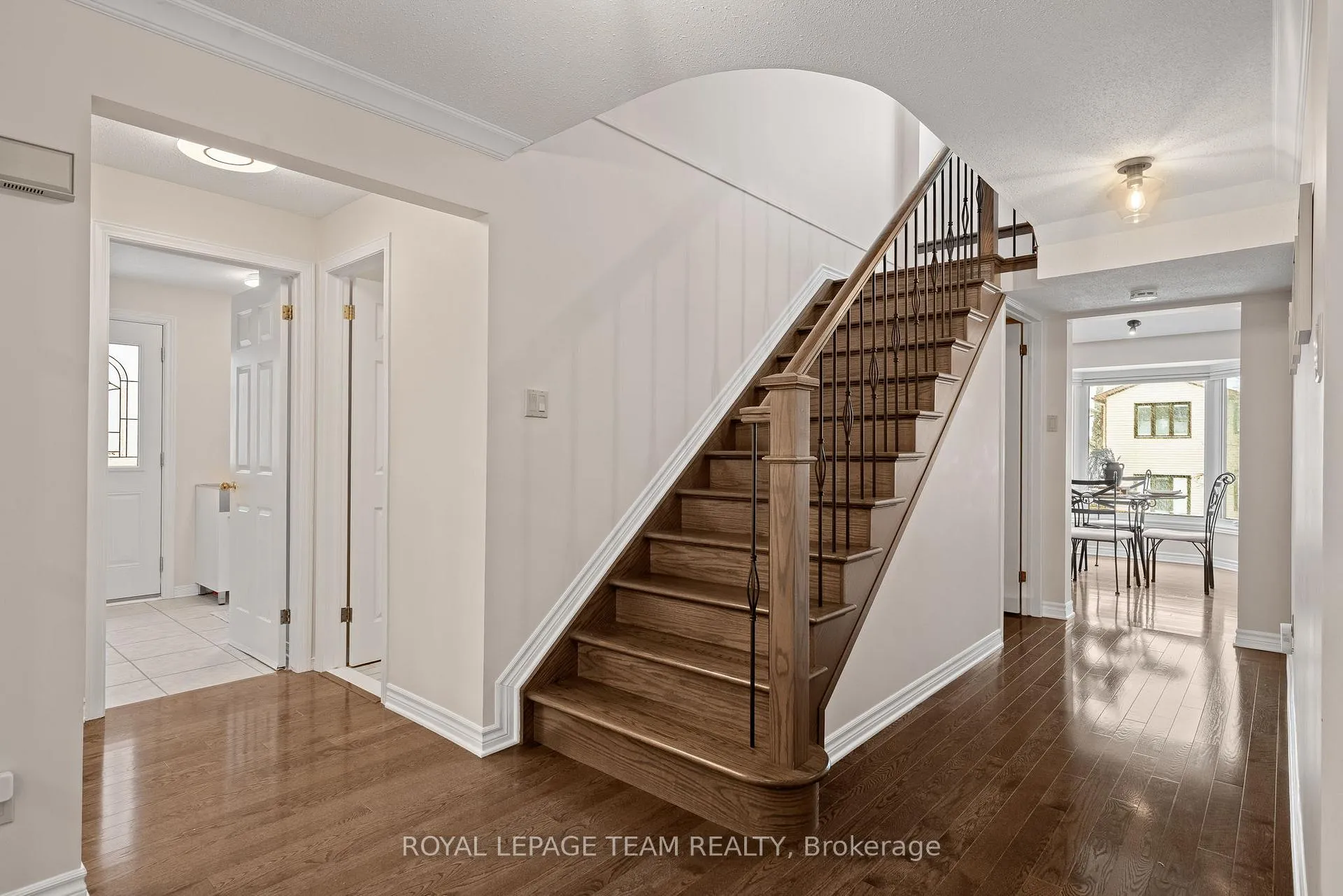 Photo 4 of 15 Wellfleet Crescent, Ottawa, Barrhaven - Cedargrove/Fraserdale — HOMEH