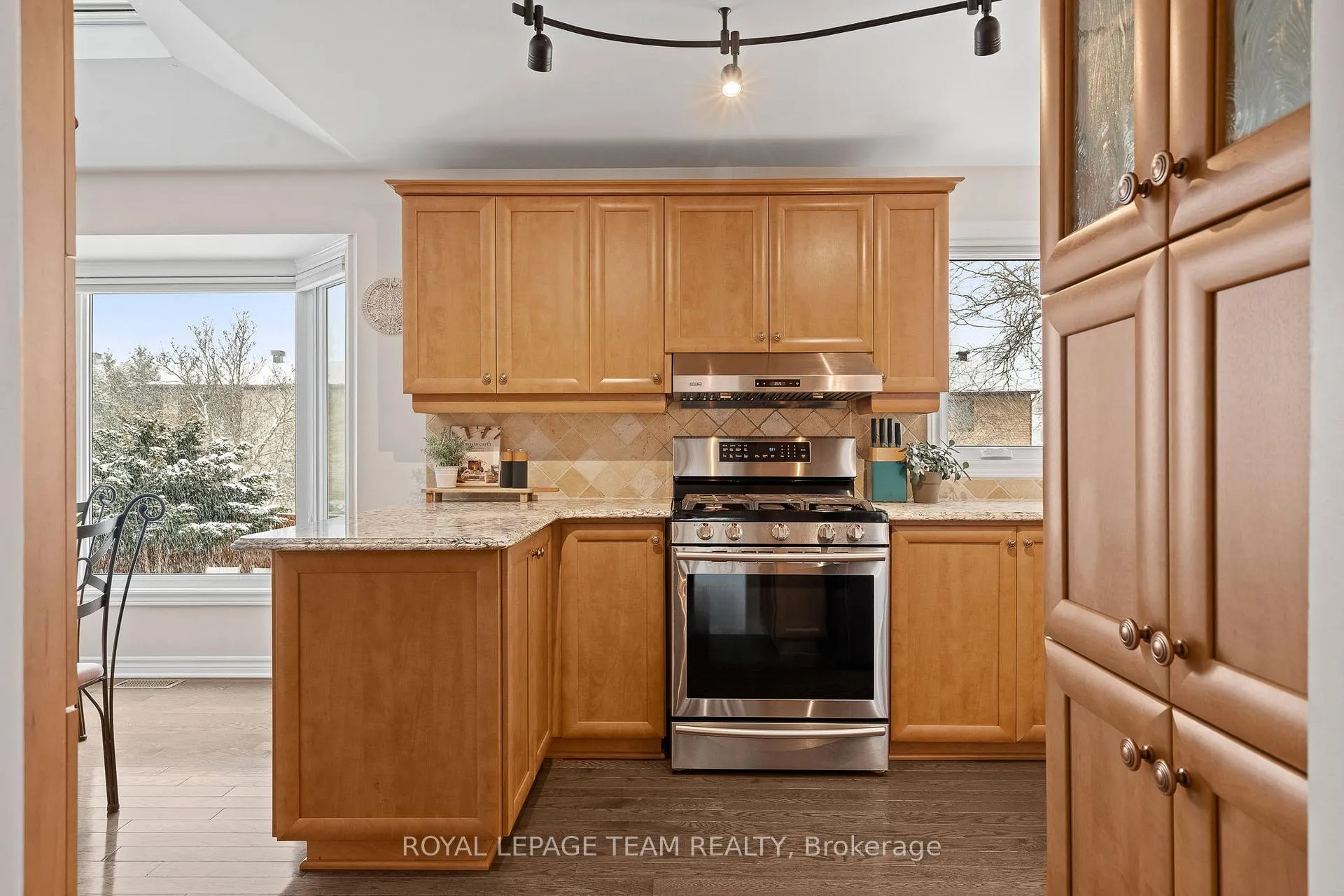 Photo 9 of 15 Wellfleet Crescent, Ottawa, Barrhaven - Cedargrove/Fraserdale — HOMEH