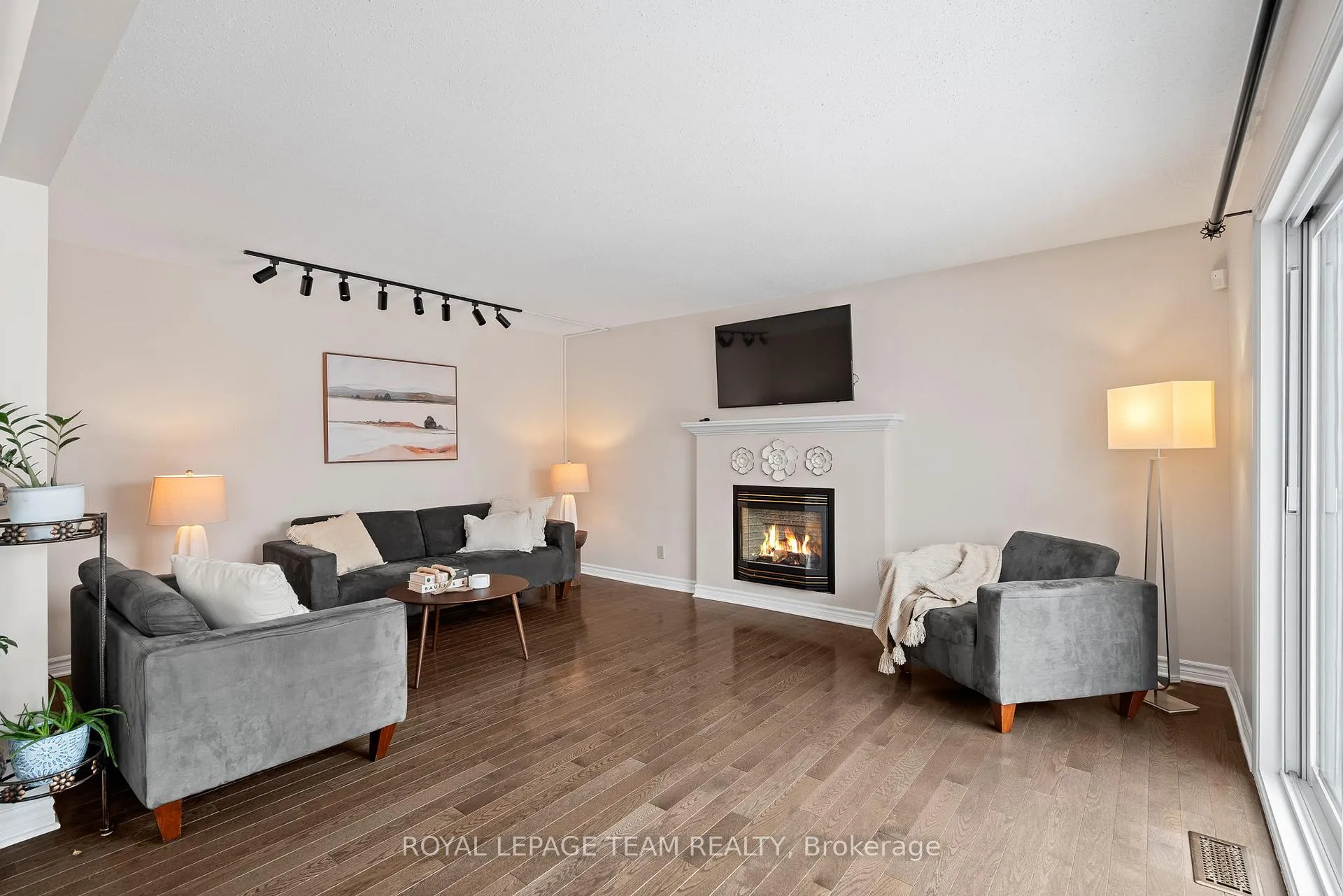Photo 14 of 15 Wellfleet Crescent, Ottawa, Barrhaven - Cedargrove/Fraserdale — HOMEH