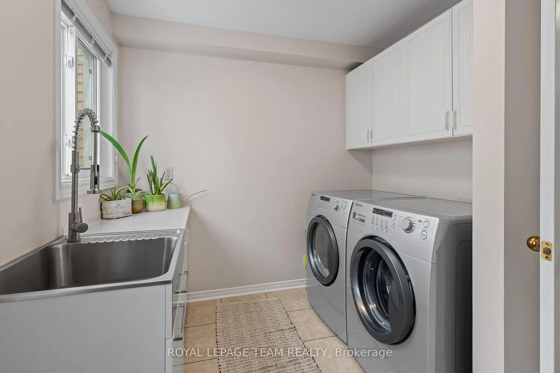 Photo 17 of 15 Wellfleet Crescent, Ottawa, Barrhaven - Cedargrove/Fraserdale — HOMEH