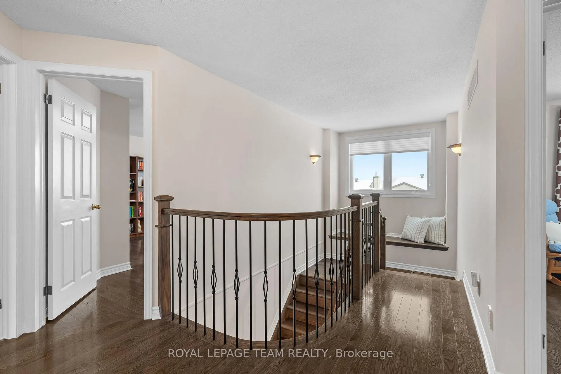 Photo 19 of 15 Wellfleet Crescent, Ottawa, Barrhaven - Cedargrove/Fraserdale — HOMEH