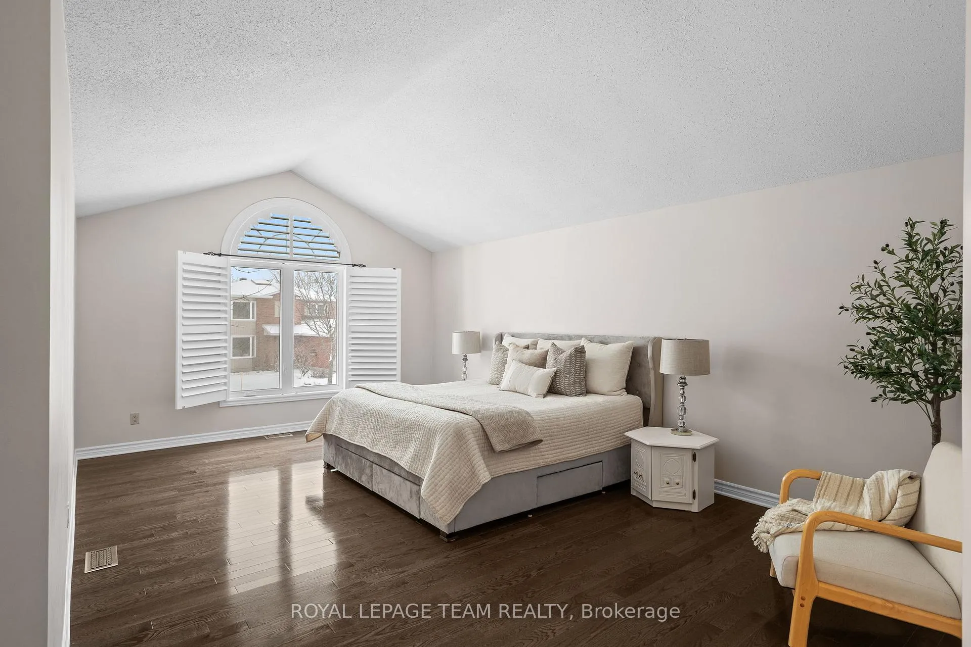Photo 21 of 15 Wellfleet Crescent, Ottawa, Barrhaven - Cedargrove/Fraserdale — HOMEH