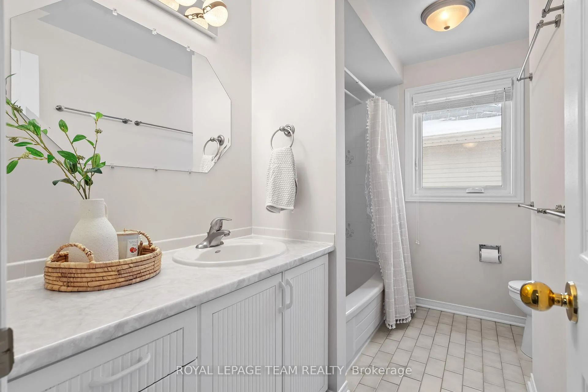 Photo 33 of 15 Wellfleet Crescent, Ottawa, Barrhaven - Cedargrove/Fraserdale — HOMEH