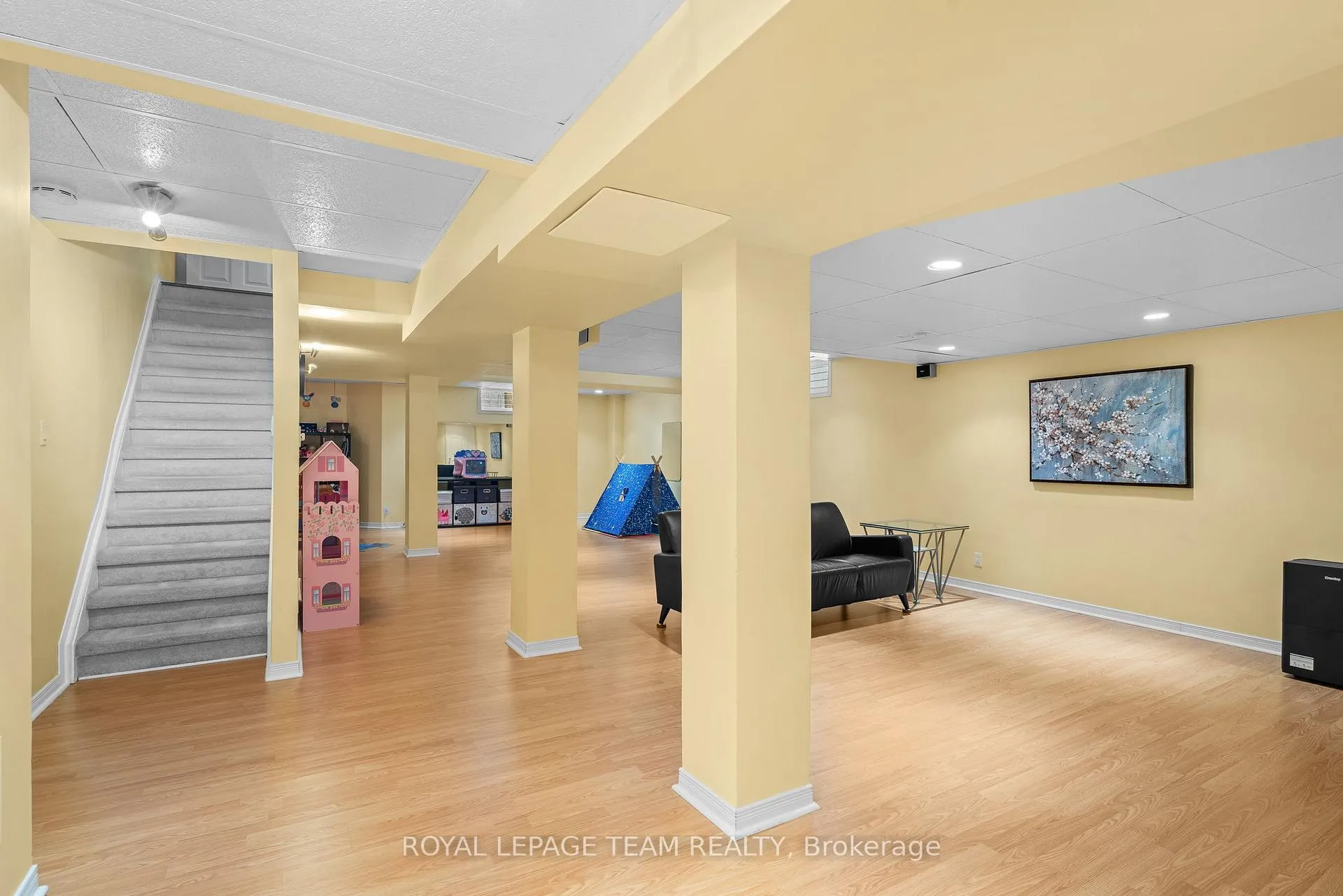 Photo 36 of 15 Wellfleet Crescent, Ottawa, Barrhaven - Cedargrove/Fraserdale — HOMEH