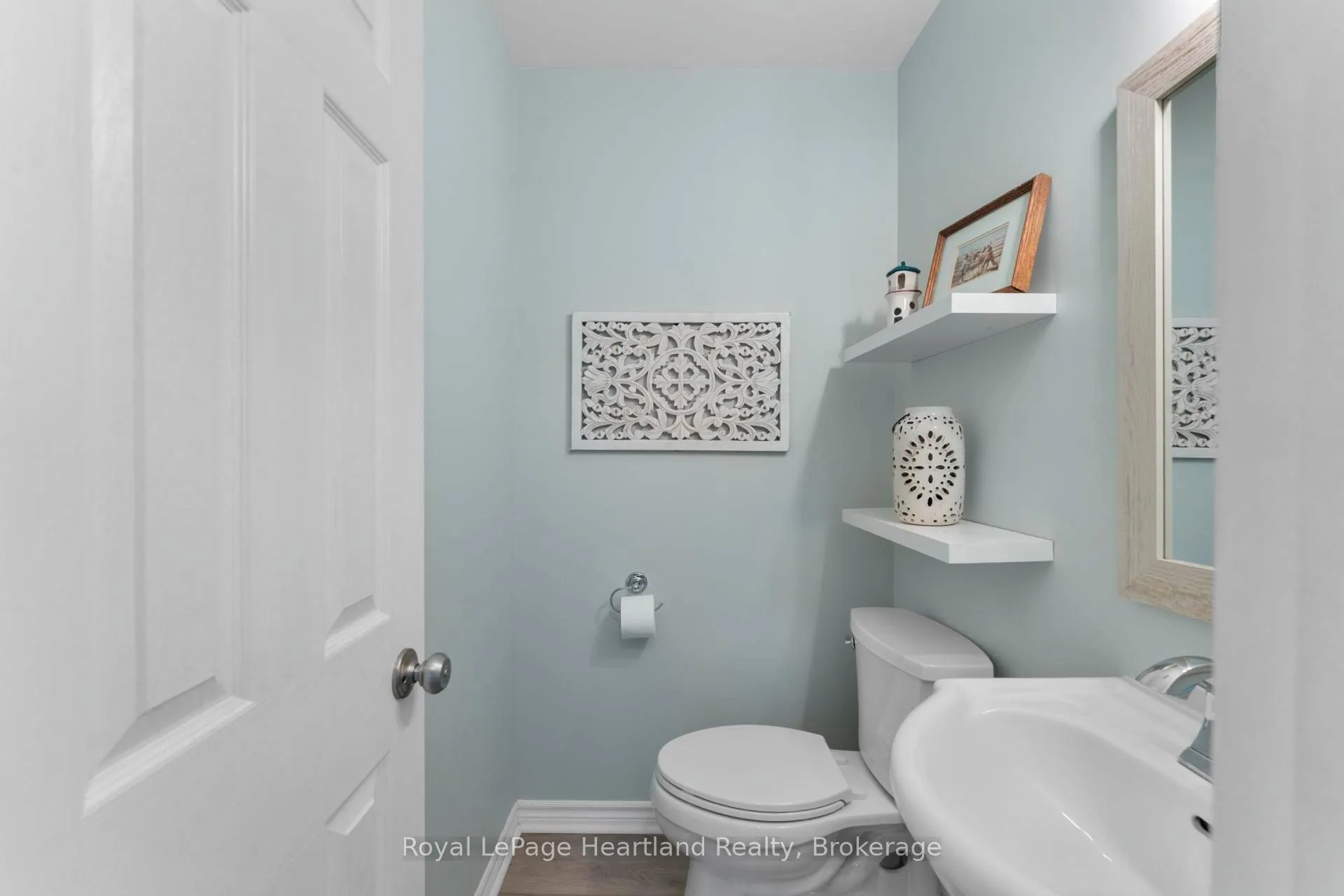 Photo 18 of 209 Cedar Close, Huron-Kinloss — HOMEH