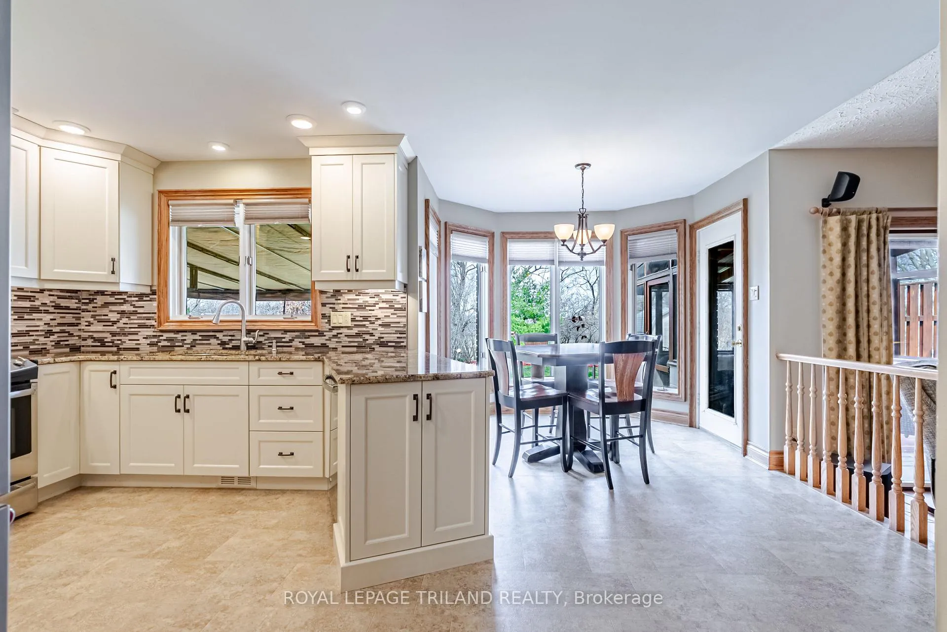 Photo 11 of 28 Sinclair Crescent, Aylmer — HOMEH