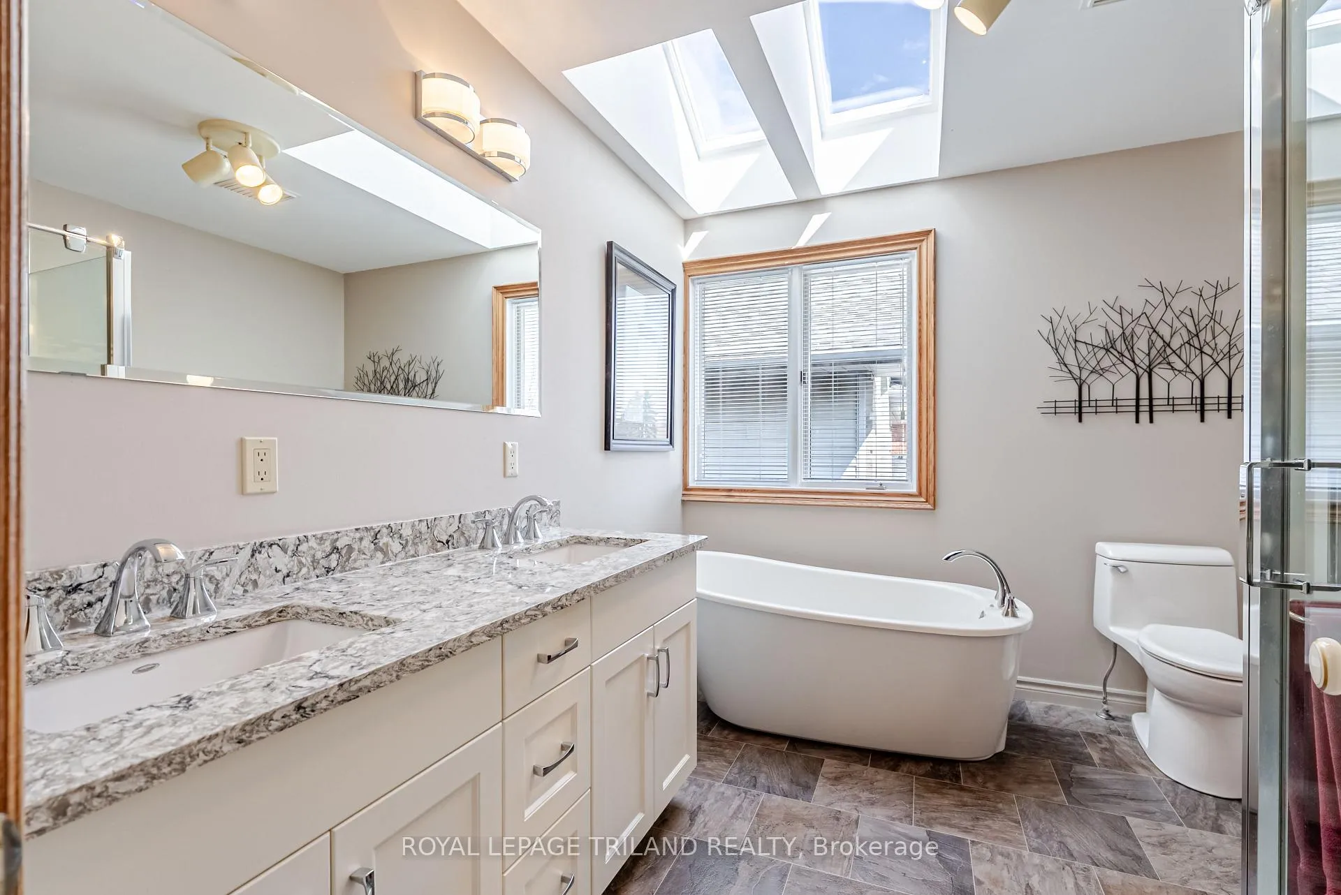 Photo 24 of 28 Sinclair Crescent, Aylmer — HOMEH