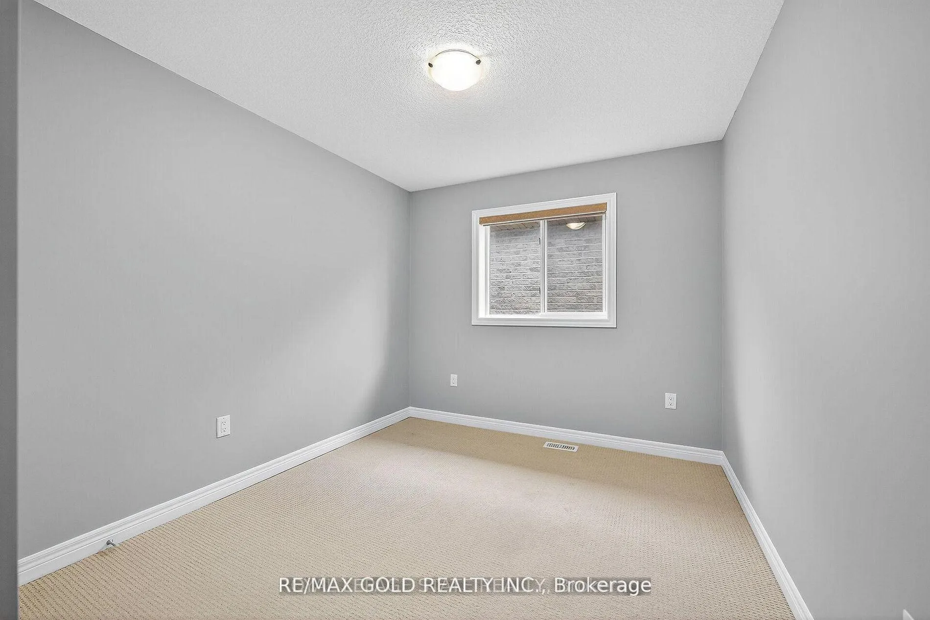 Photo 14 of 61 Irwin Avenue, Hamilton, Ancaster — HOMEH