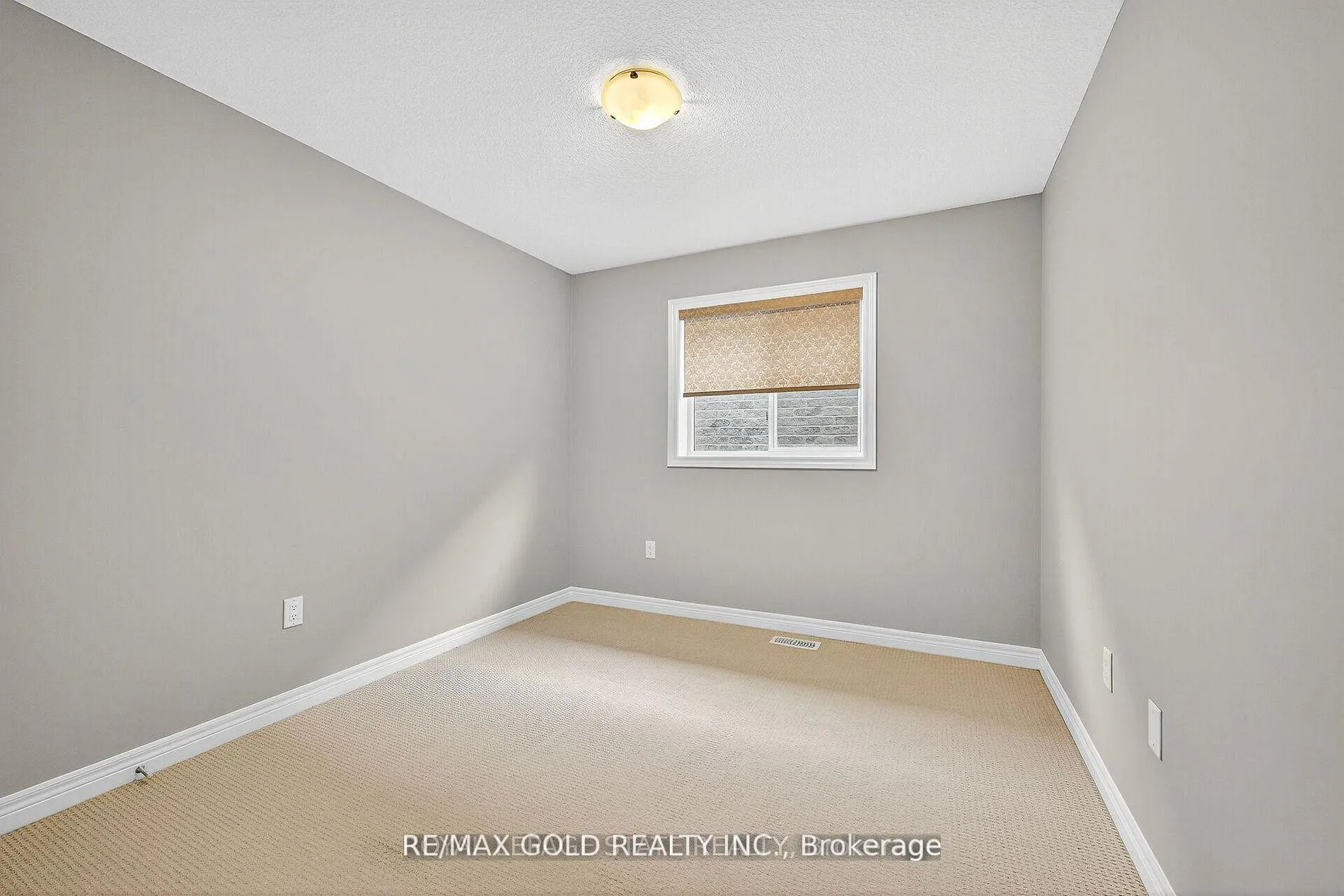 Photo 24 of 61 Irwin Avenue, Hamilton, Ancaster — HOMEH