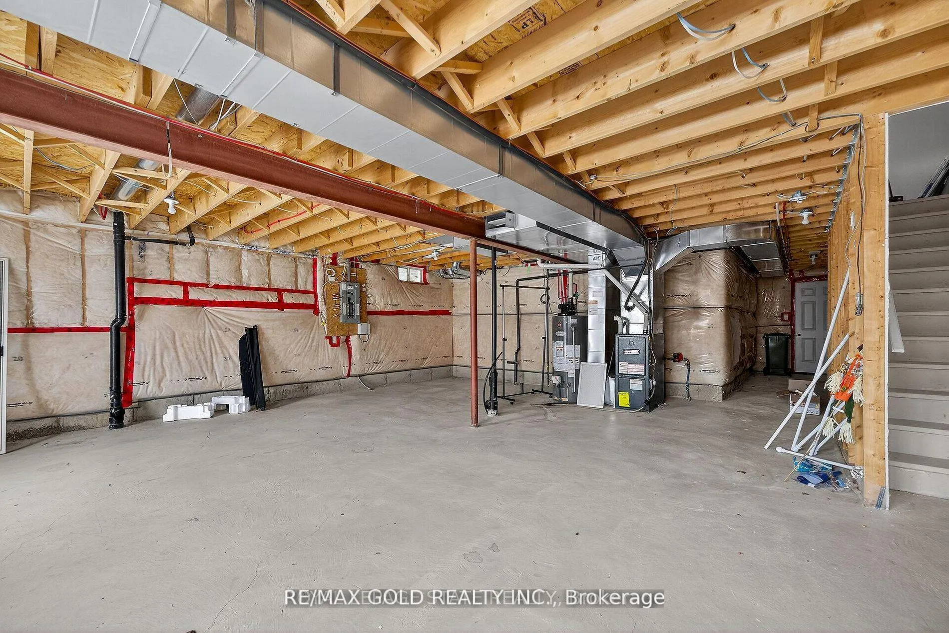 Photo 26 of 61 Irwin Avenue, Hamilton, Ancaster — HOMEH