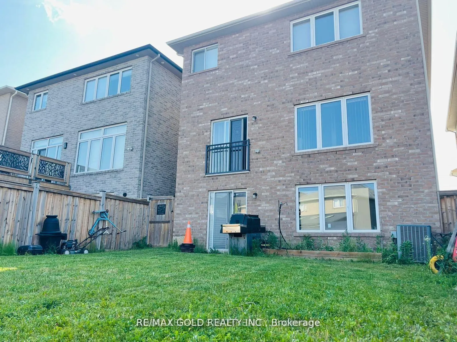 Photo 27 of 61 Irwin Avenue, Hamilton, Ancaster — HOMEH