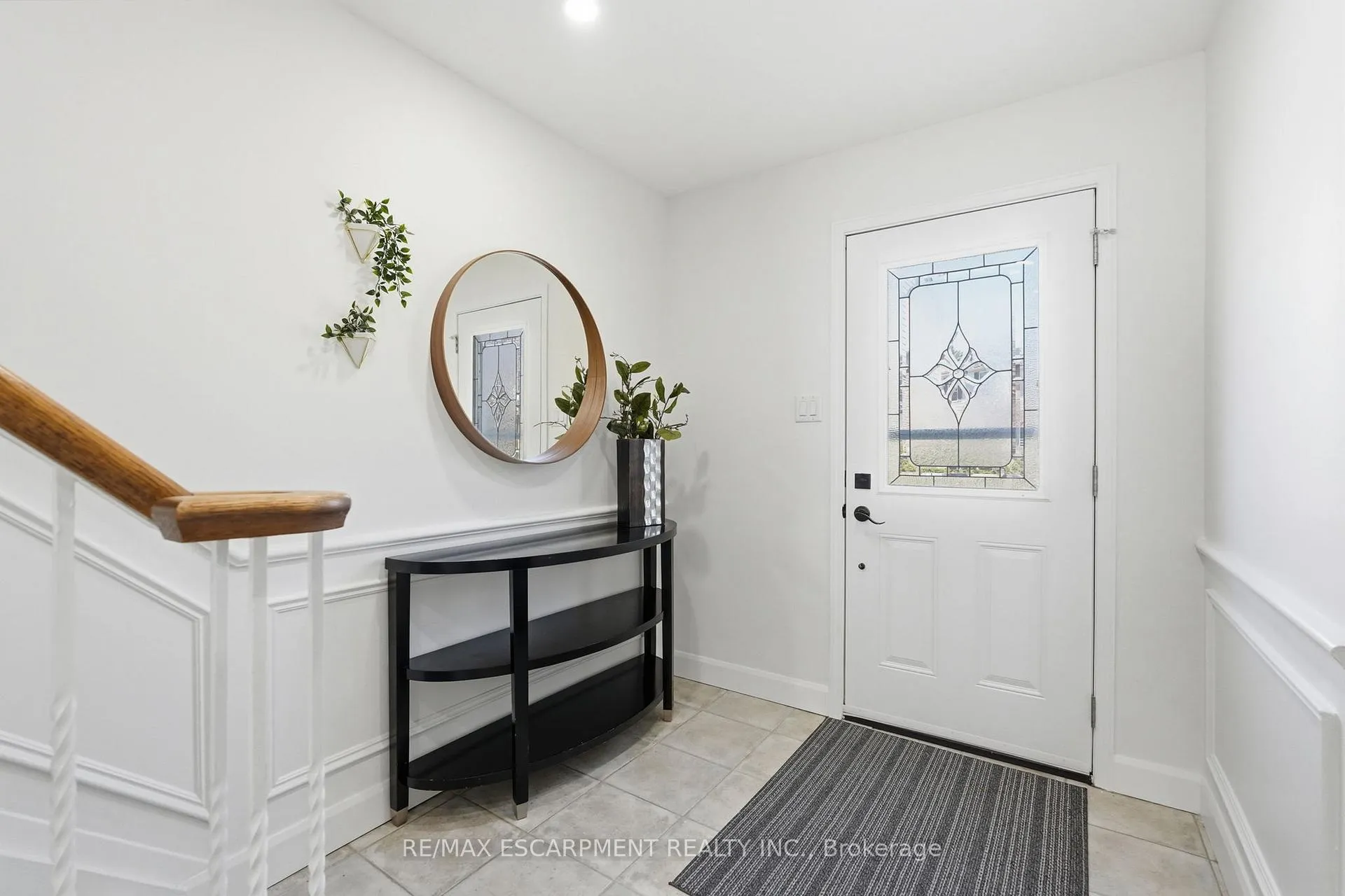 Photo 3 of Unit 4, 2252 Upper Middle Road, Burlington, Brant Hills — HOMEH