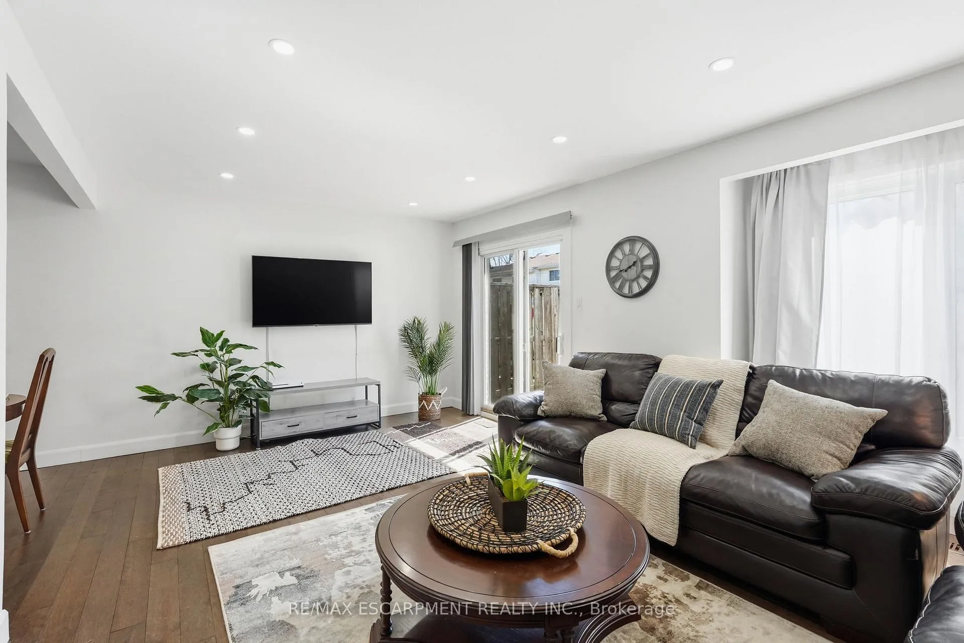Photo 5 of Unit 4, 2252 Upper Middle Road, Burlington, Brant Hills — HOMEH