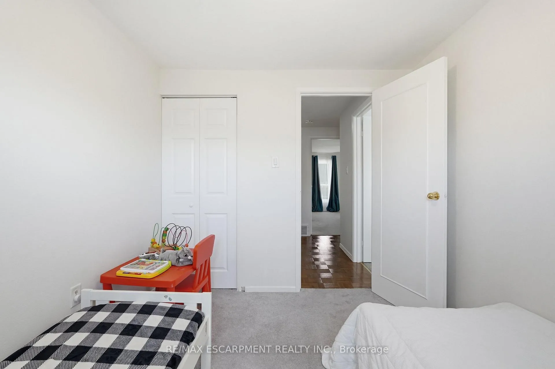 Photo 22 of Unit 4, 2252 Upper Middle Road, Burlington, Brant Hills — HOMEH