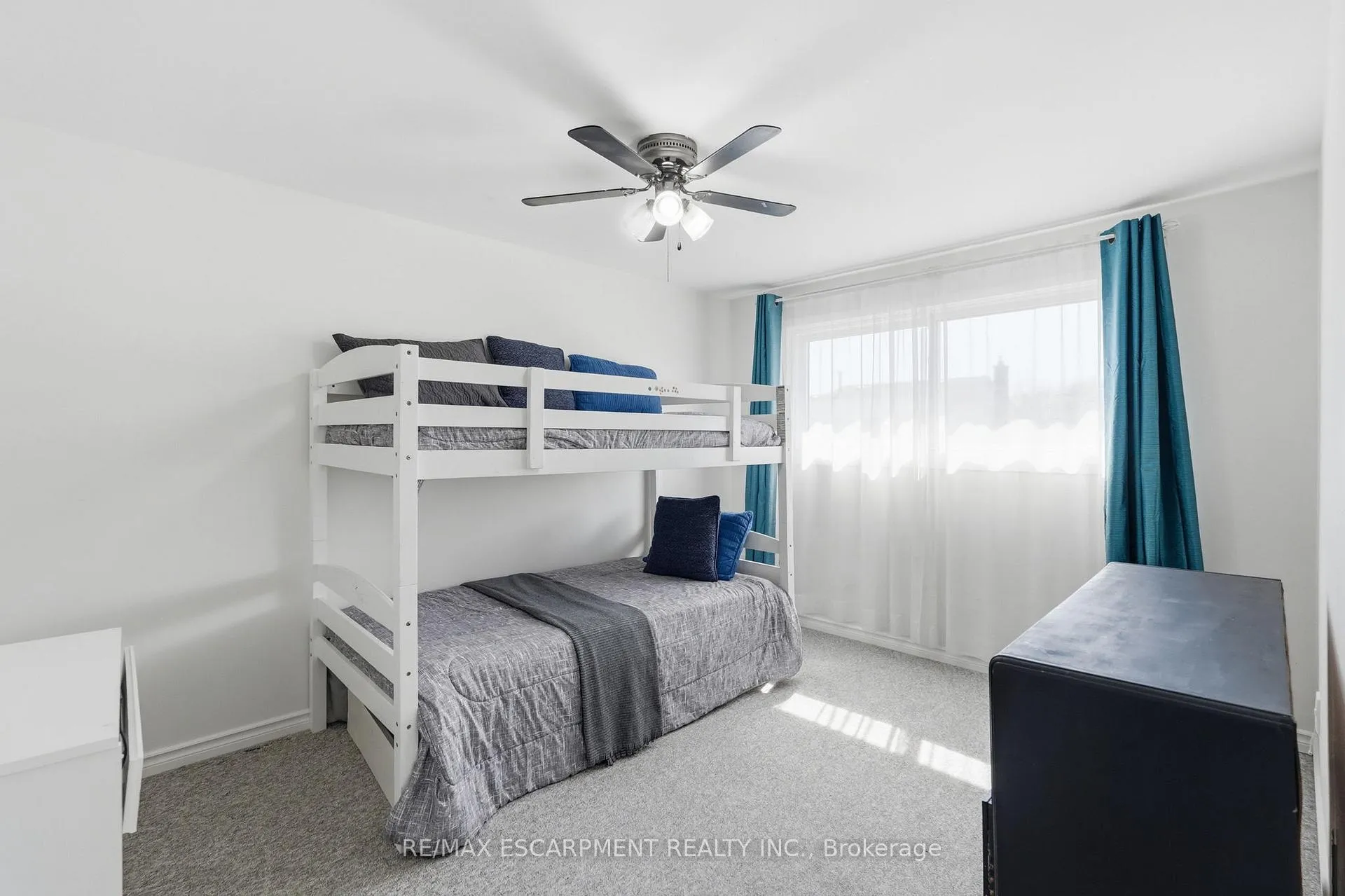 Photo 23 of Unit 4, 2252 Upper Middle Road, Burlington, Brant Hills — HOMEH