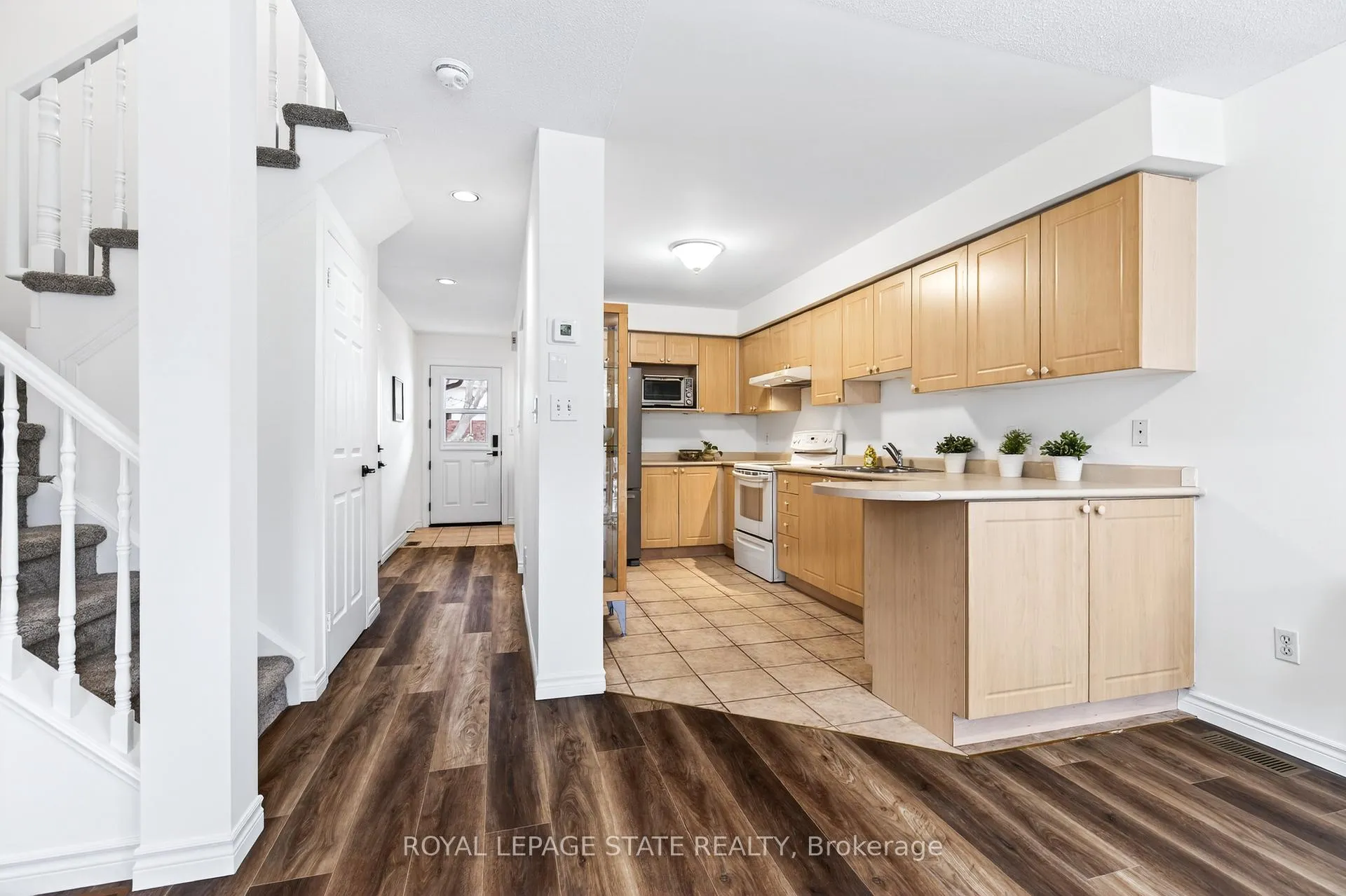 Photo 6 of 1279 Nottingham Avenue, Burlington, Mountainside — HOMEH