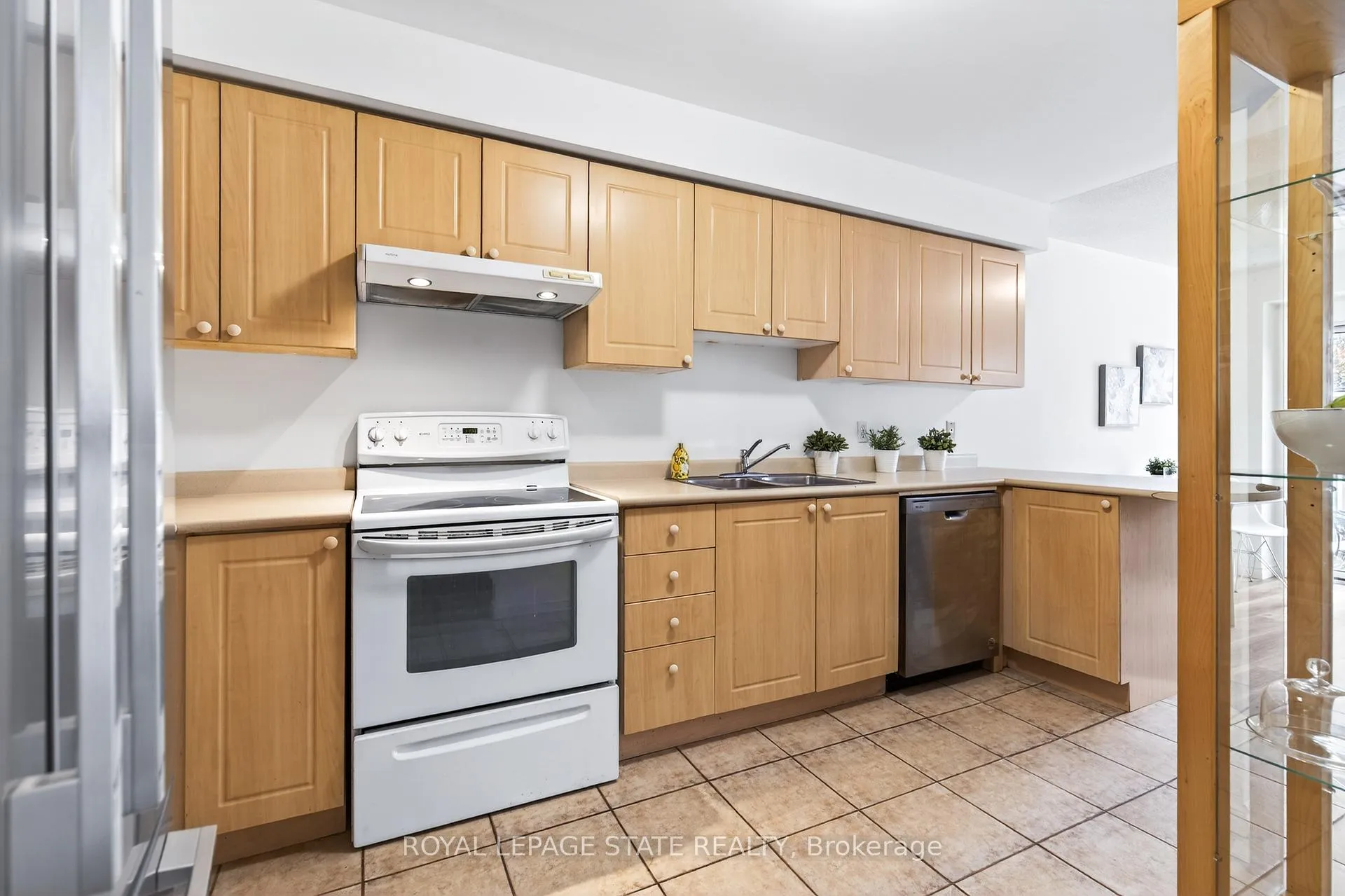 Photo 9 of 1279 Nottingham Avenue, Burlington, Mountainside — HOMEH