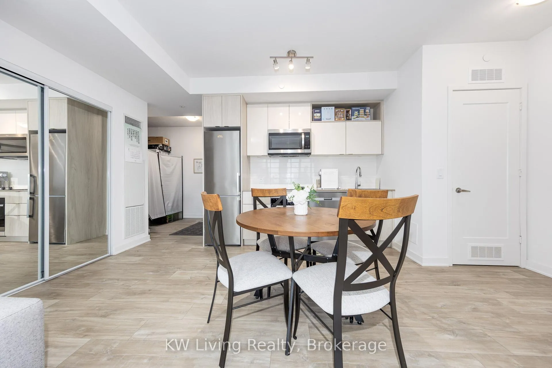 Photo 5 of Unit 2001, 70 Princess Street, Toronto, Waterfront Communities — HOMEH
