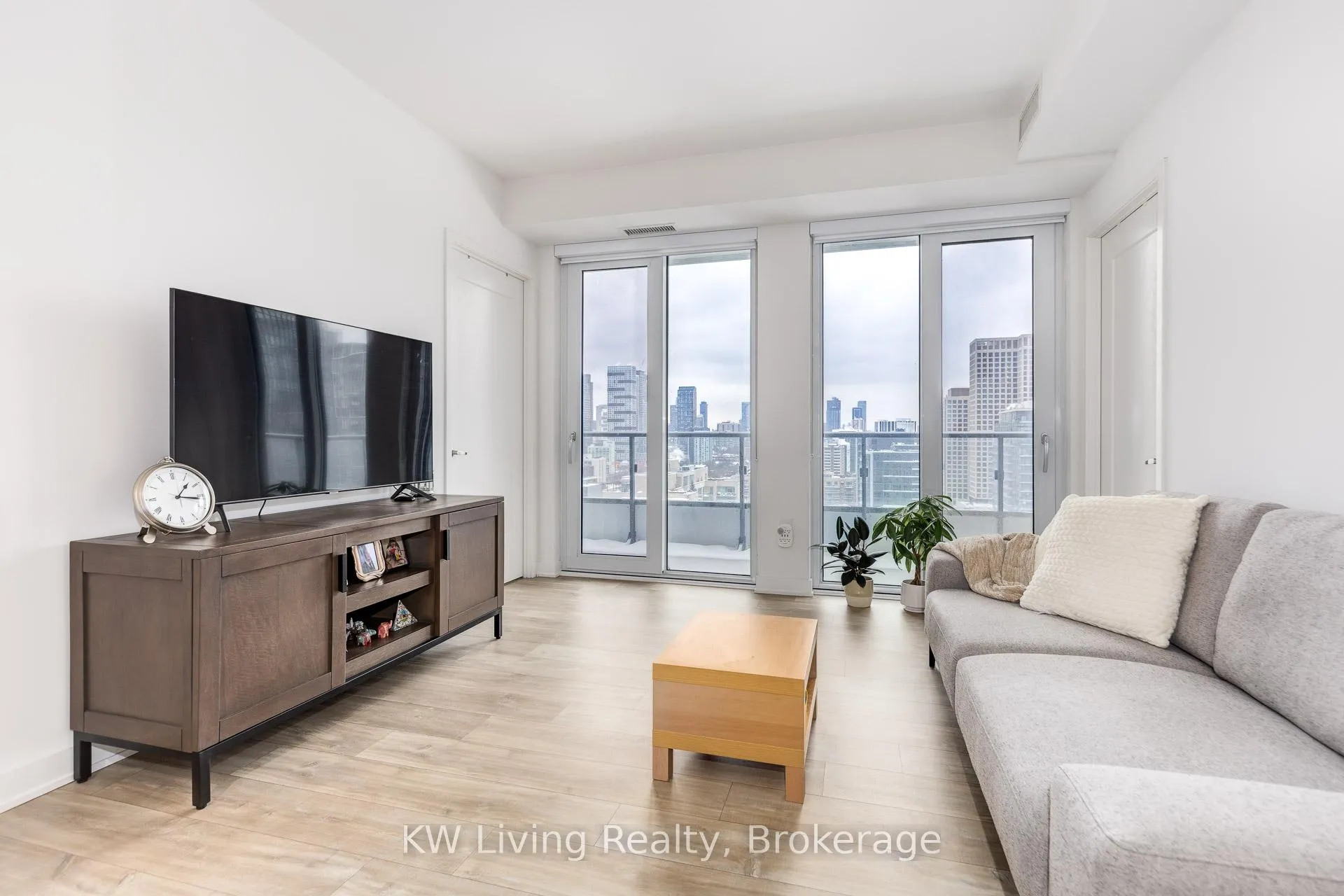 Photo 9 of Unit 2001, 70 Princess Street, Toronto, Waterfront Communities — HOMEH