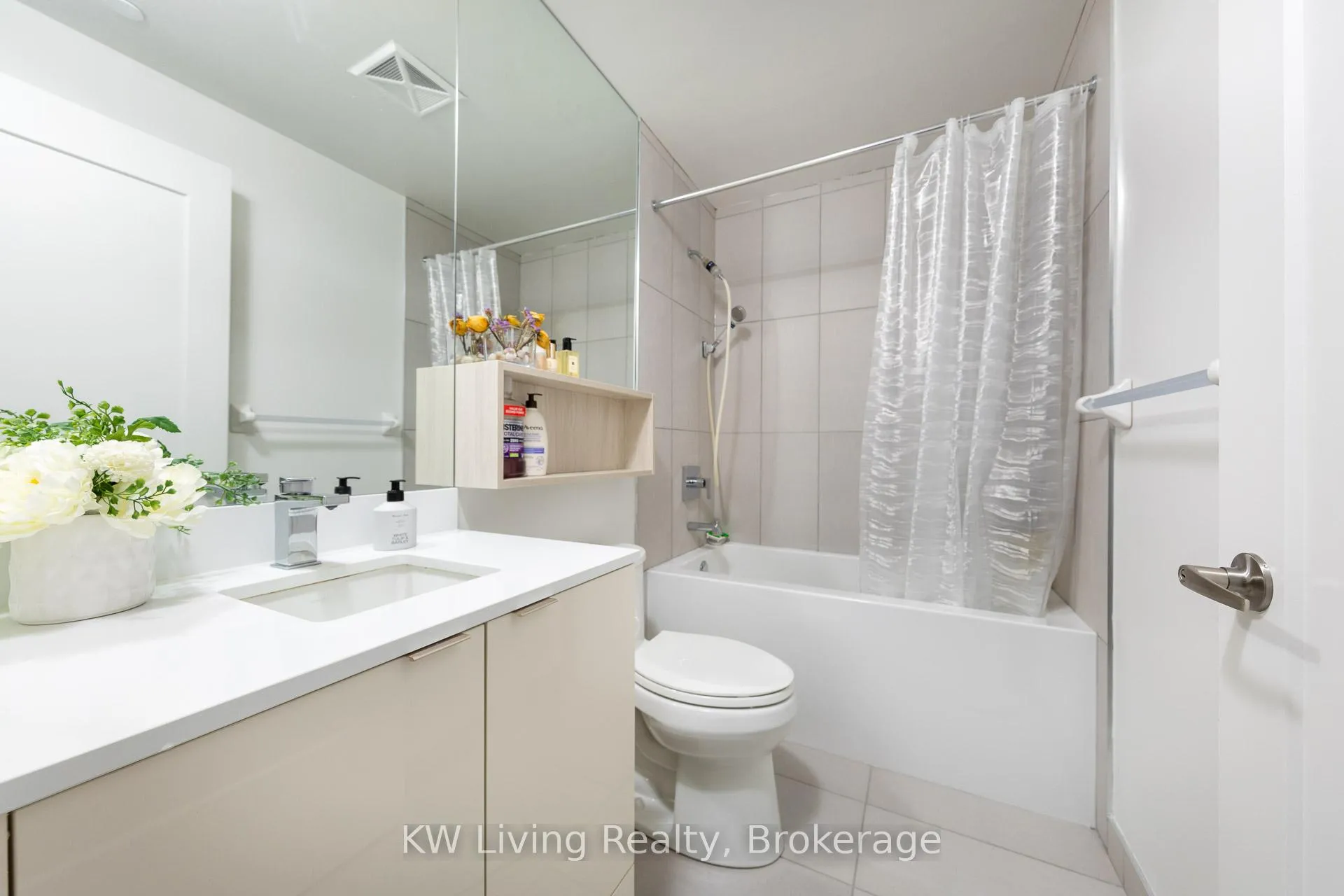 Photo 14 of Unit 2001, 70 Princess Street, Toronto, Waterfront Communities — HOMEH