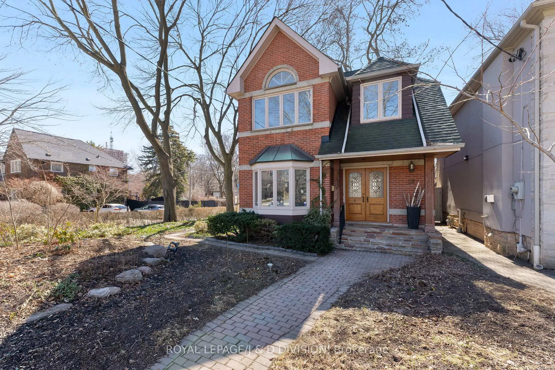 Photo 1 of 77 Chaplin Crescent, Toronto, Yonge-Eglinton — HOMEH