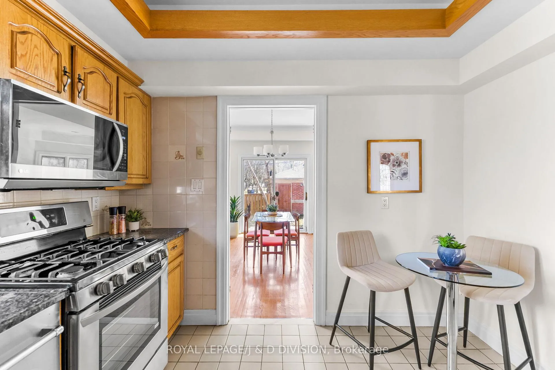Photo 13 of 77 Chaplin Crescent, Toronto, Yonge-Eglinton — HOMEH