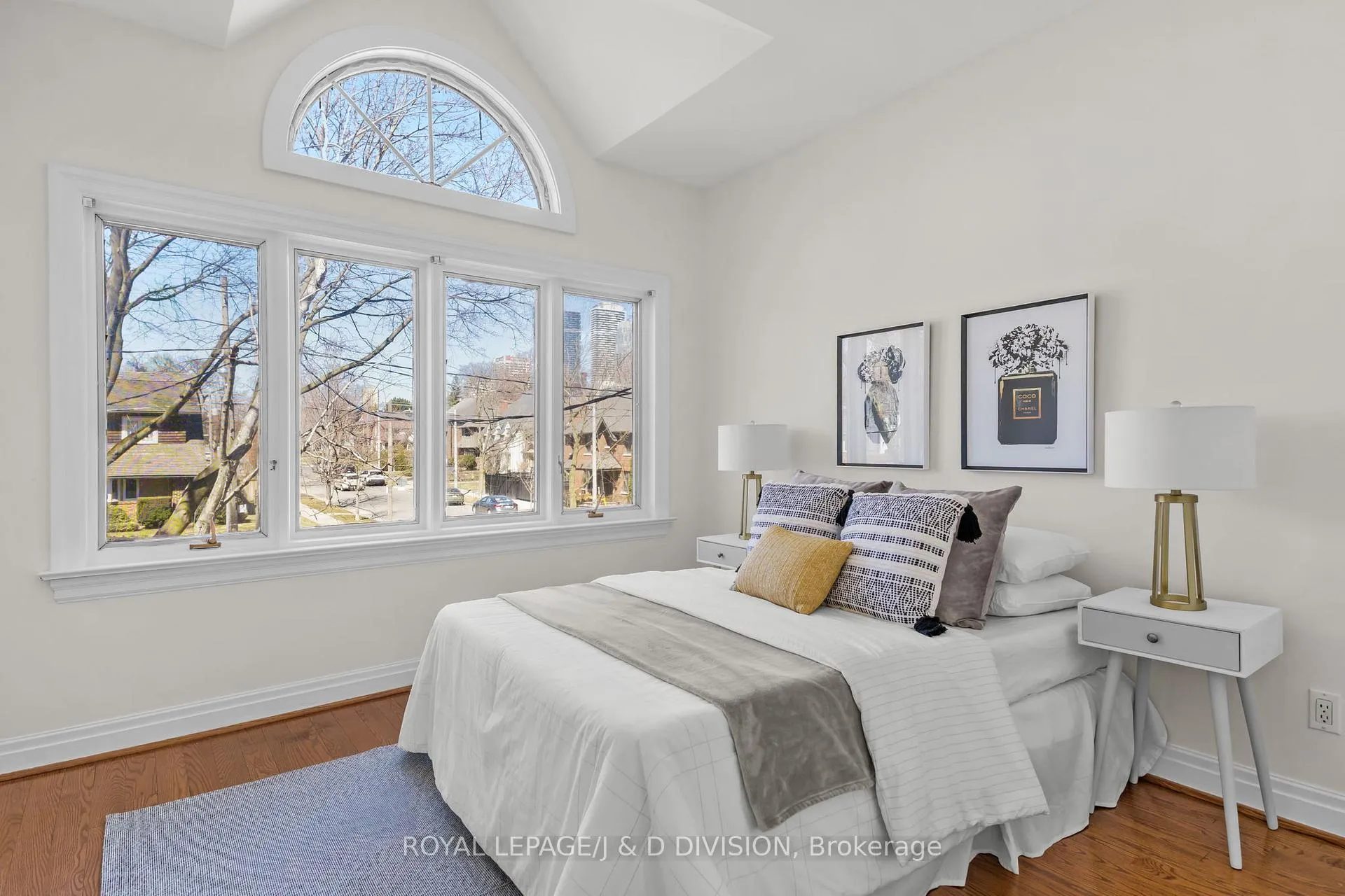 Photo 21 of 77 Chaplin Crescent, Toronto, Yonge-Eglinton — HOMEH
