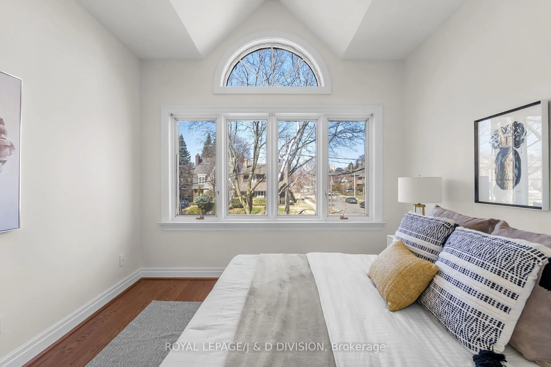 Photo 22 of 77 Chaplin Crescent, Toronto, Yonge-Eglinton — HOMEH