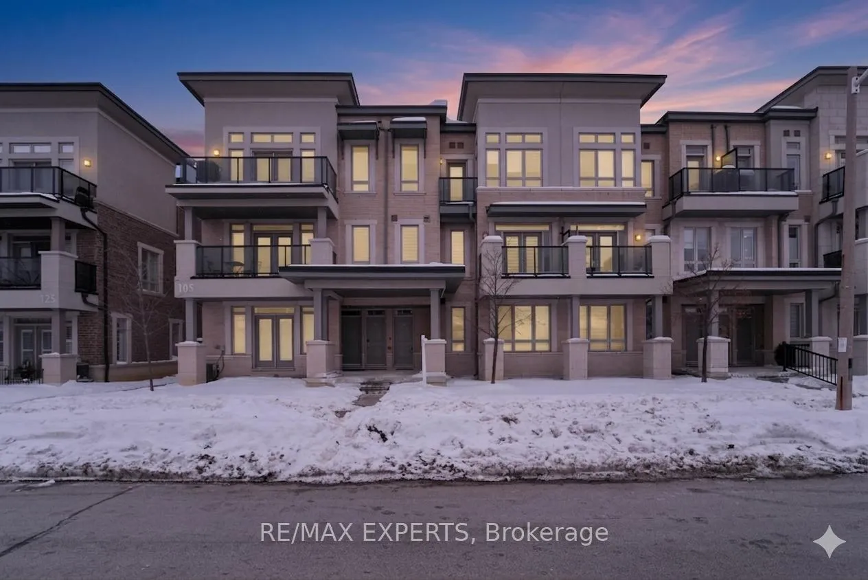 Front of Unit 10, 105 Kayla Crescent
