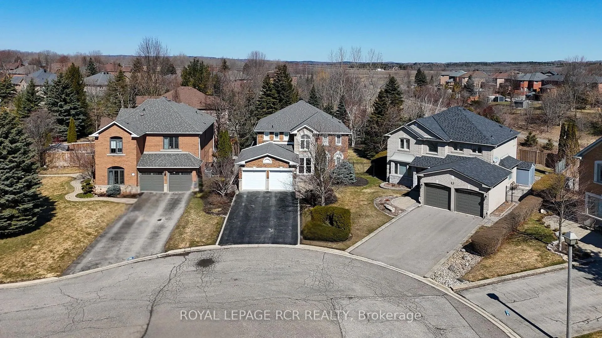 Front of 4 Vantagebrook Court