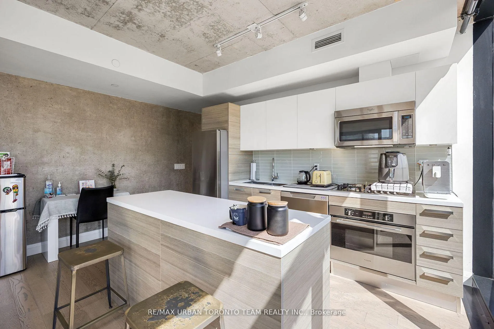 Photo 3 of Unit 2804, 224 King Street W, Toronto, Waterfront Communities — HOMEH