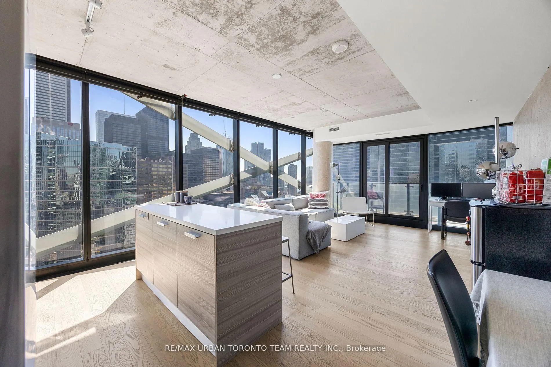 Photo 4 of Unit 2804, 224 King Street W, Toronto, Waterfront Communities — HOMEH