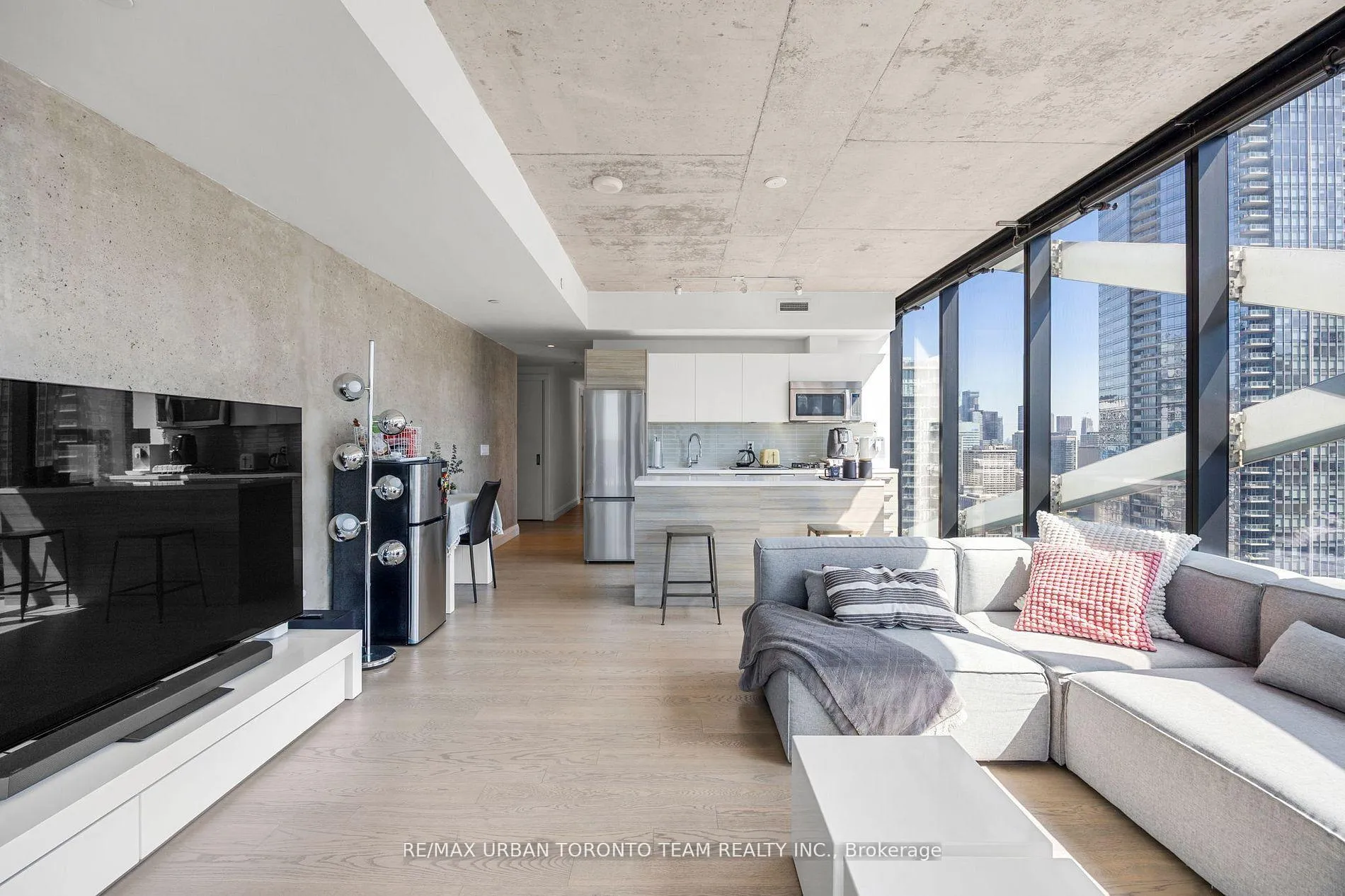 Photo 11 of Unit 2804, 224 King Street W, Toronto, Waterfront Communities — HOMEH