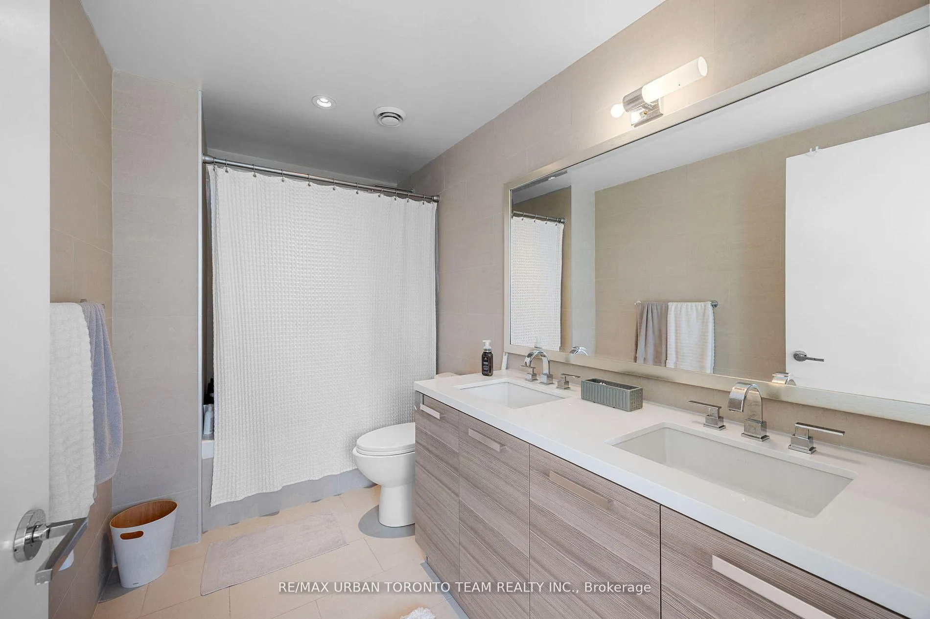 Photo 18 of Unit 2804, 224 King Street W, Toronto, Waterfront Communities — HOMEH